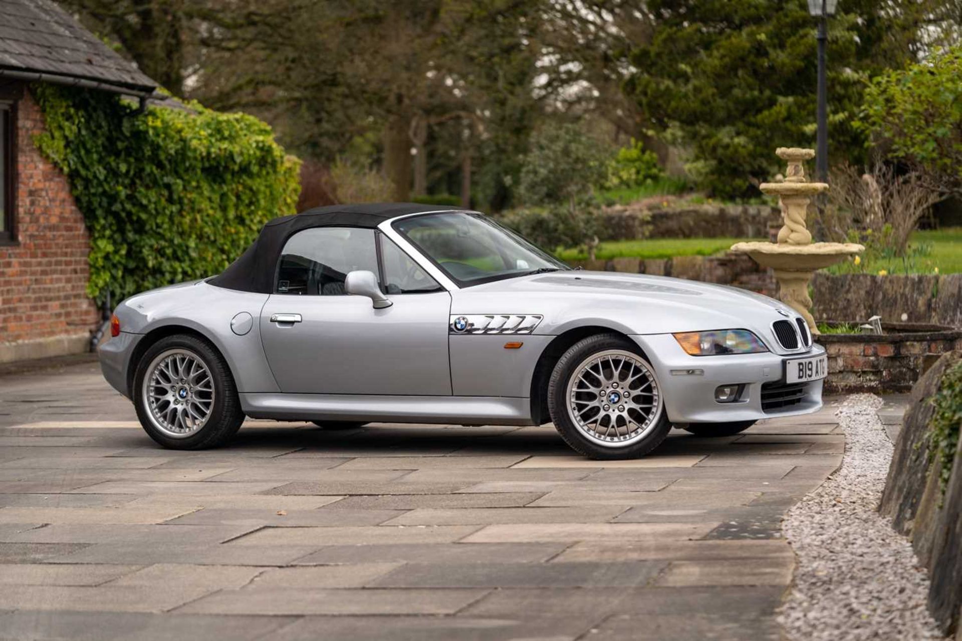 1997 BMW Z3 2.8 Same family ownership for 22 years, Desirable manual with 12 months MOT  - Image 7 of 66