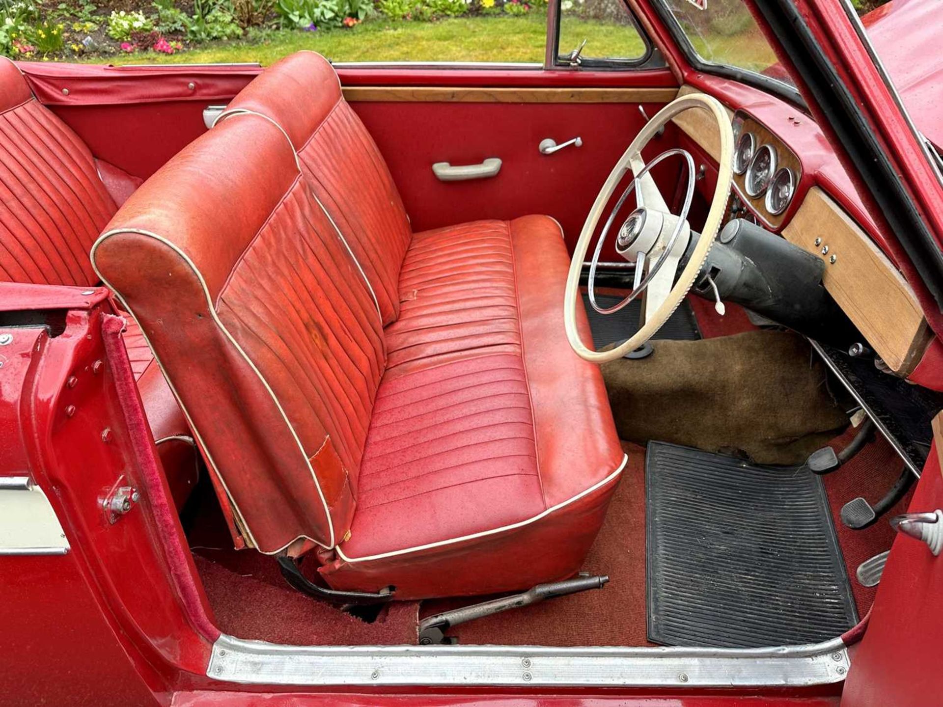 1961 Singer Gazelle Convertible Comes complete with overdrive, period radio and badge bar - Image 45 of 95