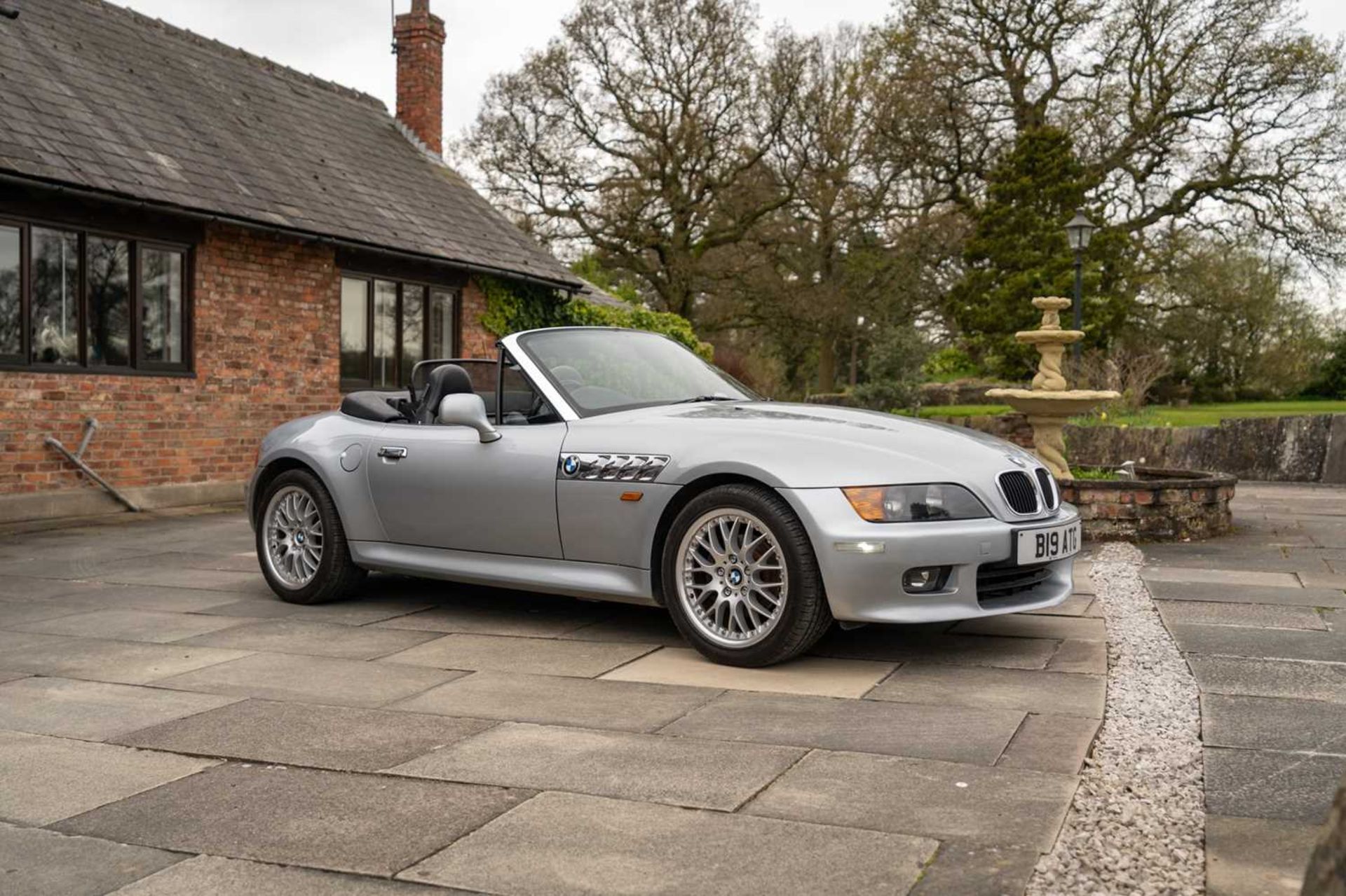1997 BMW Z3 2.8 Same family ownership for 22 years, Desirable manual with 12 months MOT  - Image 15 of 66