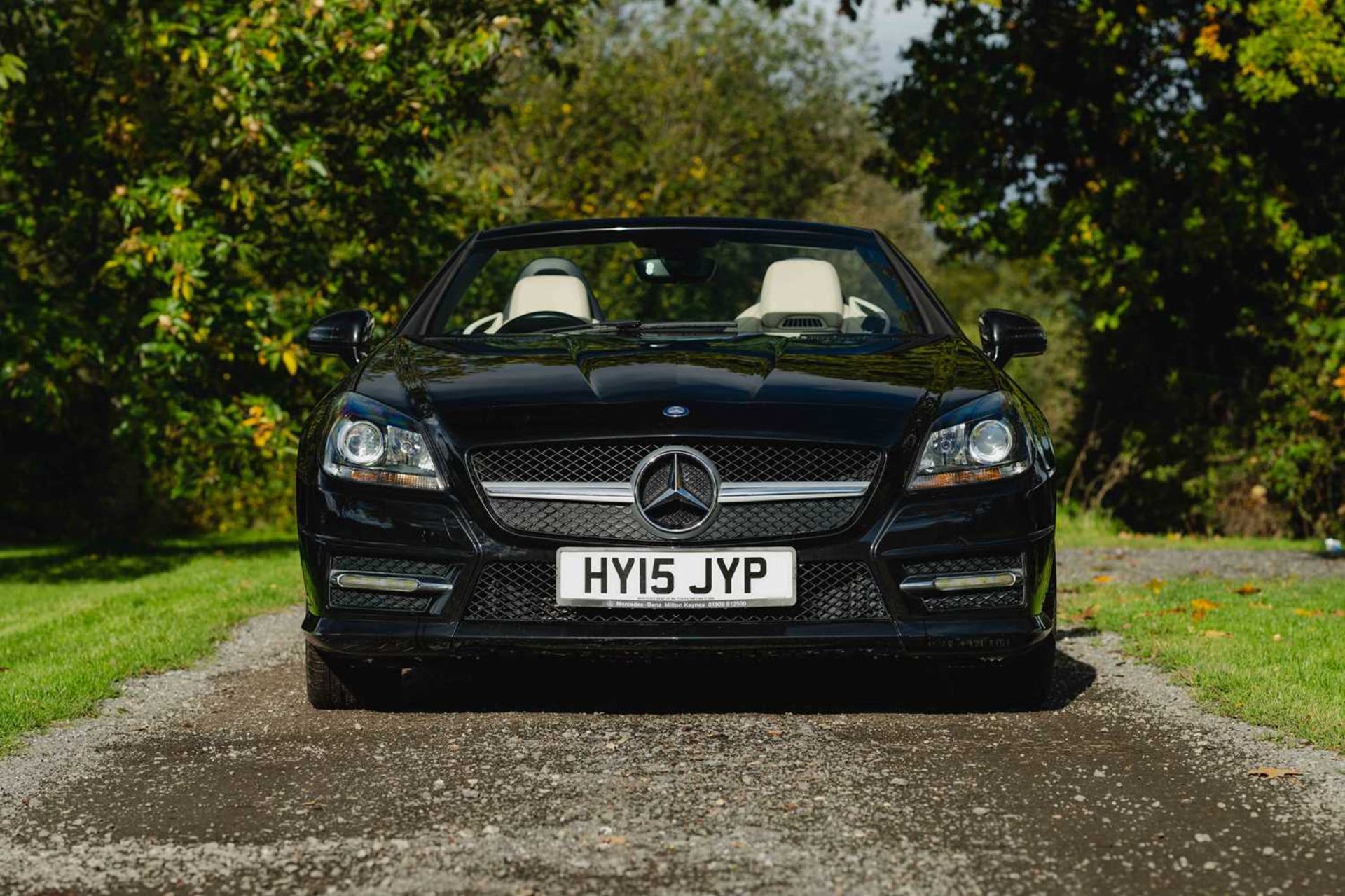 2015 Mercedes SLK200 AMG Sport A genuine two-keeper, 35,950 miles example, complemented by full serv - Image 3 of 69