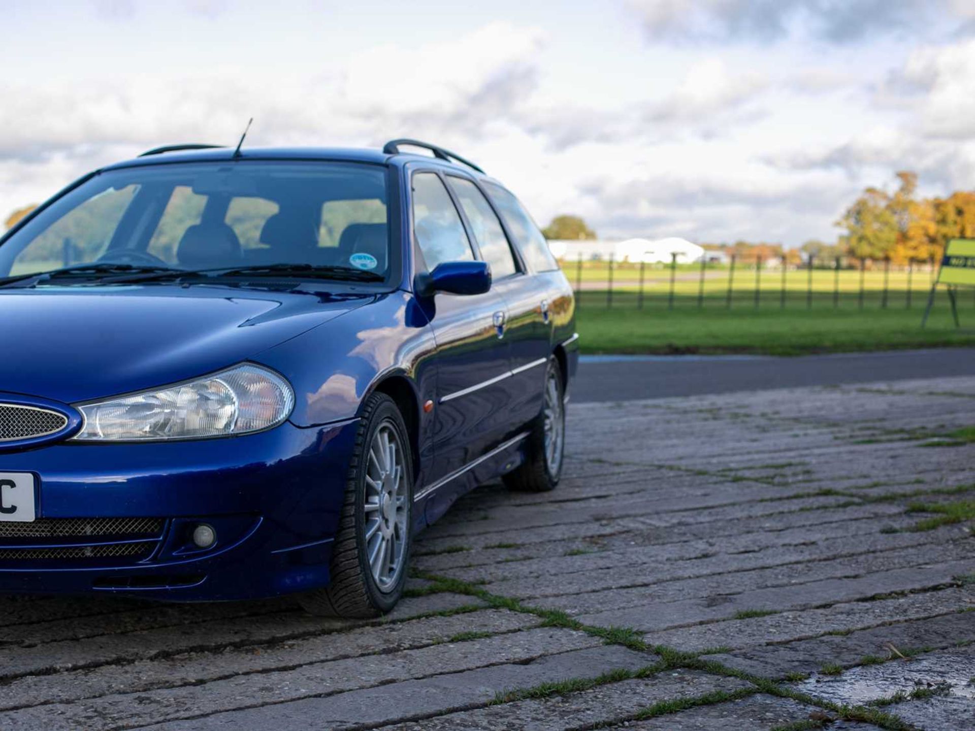 1999 Ford Mondeo ST200 Estate ***NO RESERVE*** Thought to be one of just 15 ST200 load-luggers, stil - Image 20 of 75
