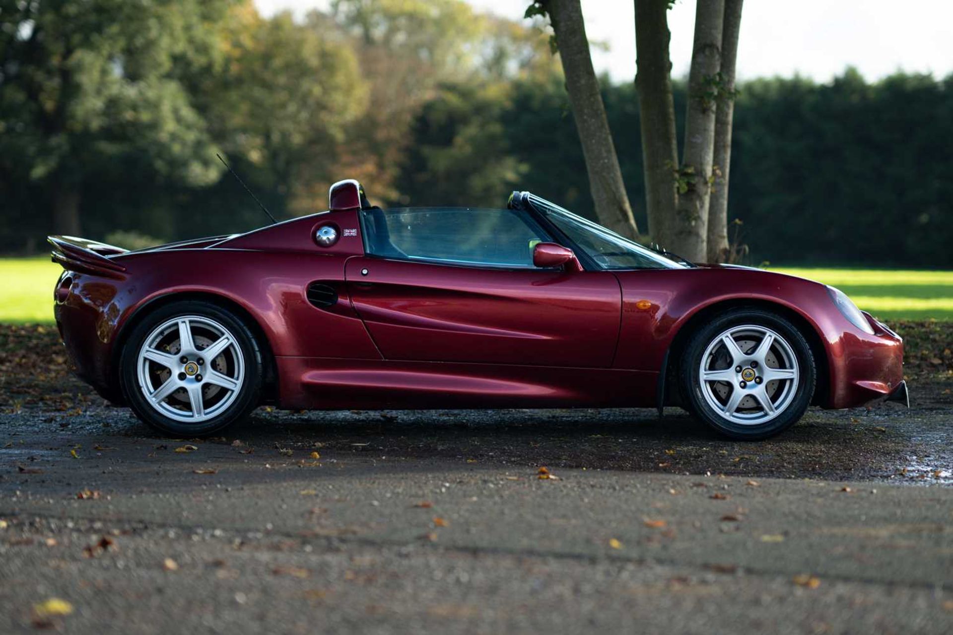 2000 Lotus Elise 111S A five-keeper, 68,085-mile example, upgraded with Corbeau race seat / harness  - Image 12 of 51