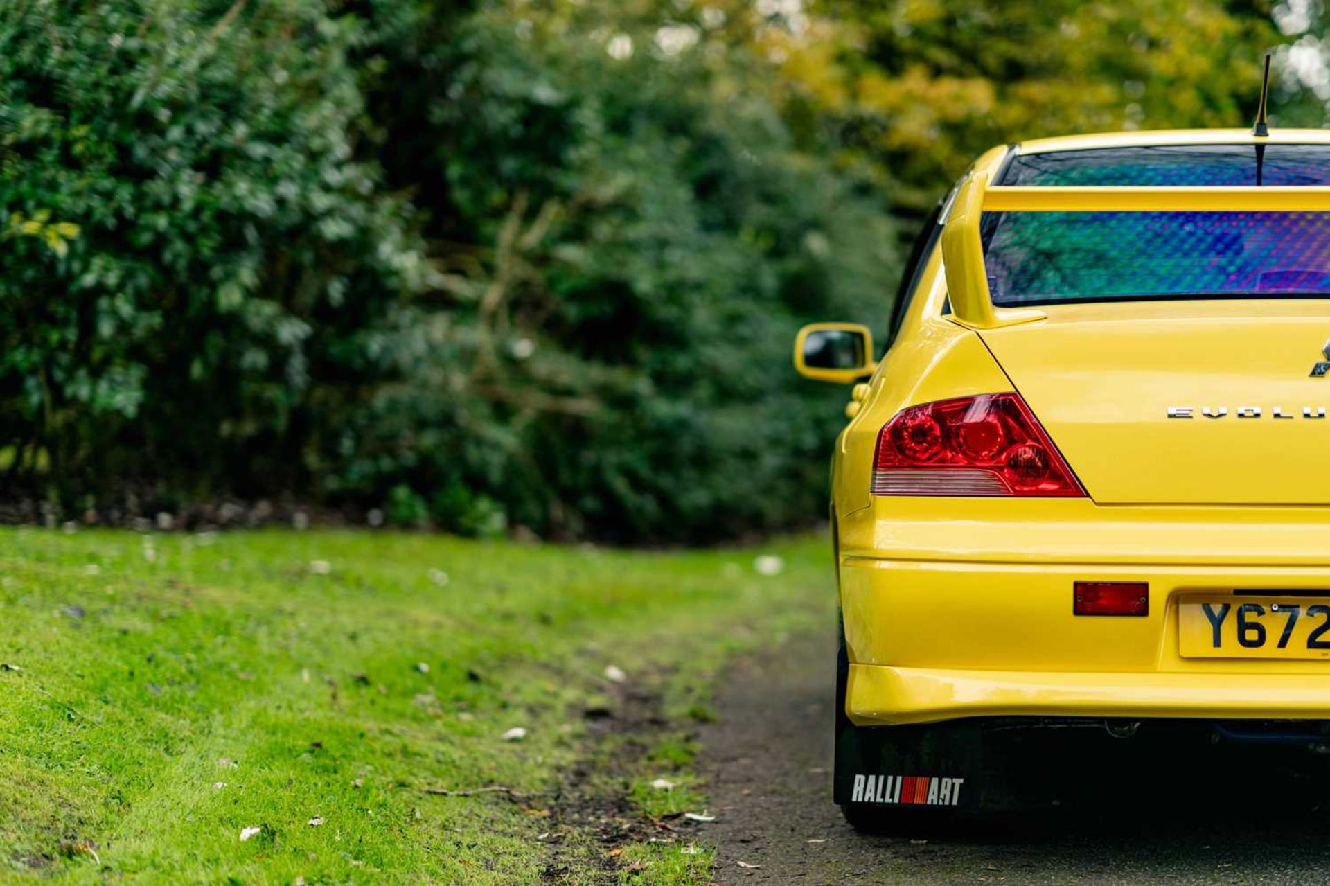 2001 Mitsubishi Lancer Evolution VII Subtly upgraded and previous long-term (seventeen year) ownersh - Image 9 of 64