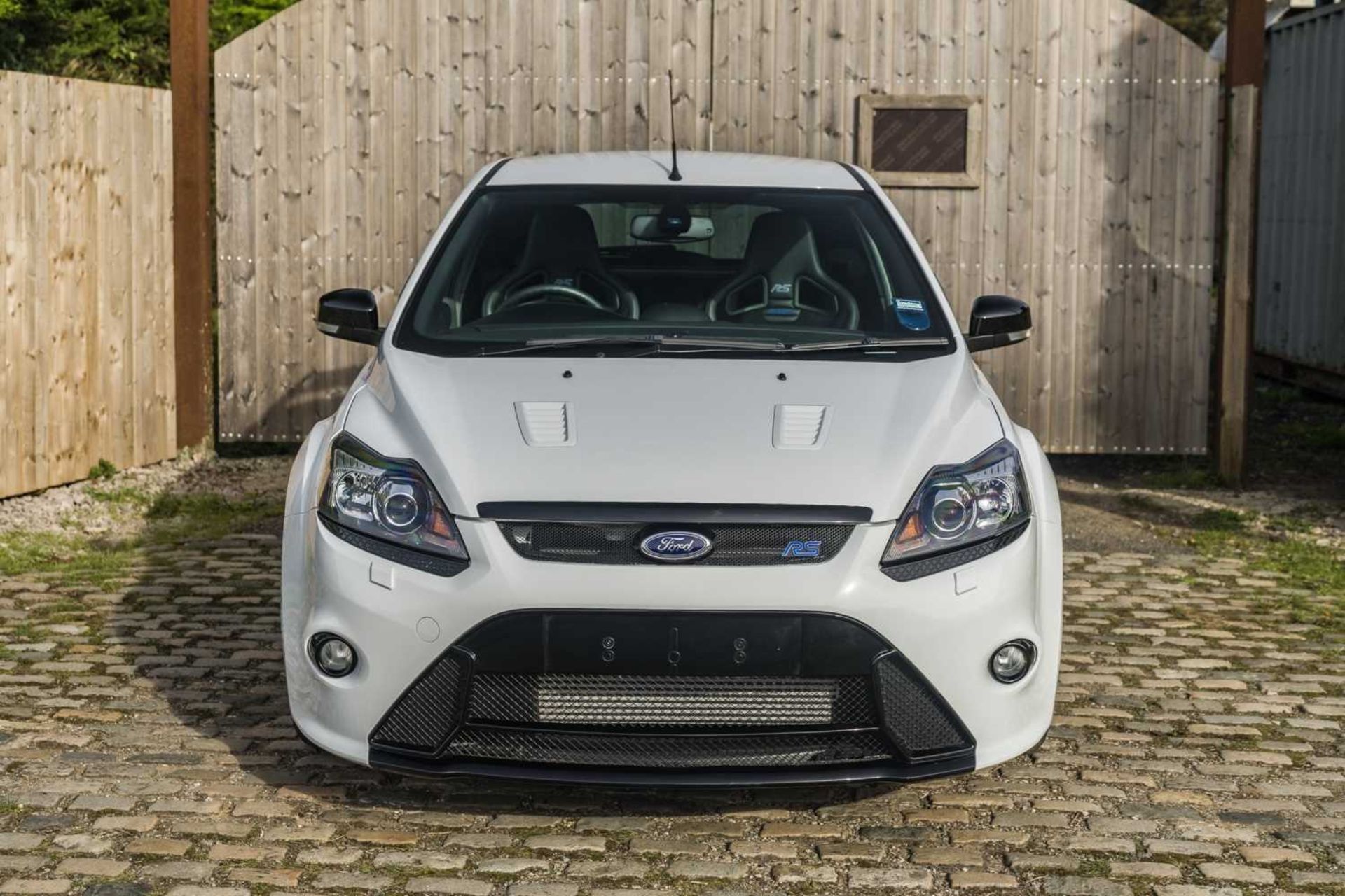 2009 Ford Focus RS An unrepeatable opportunity to purchase a sub-1000 mile Mk2 Focus RS - Image 2 of 60