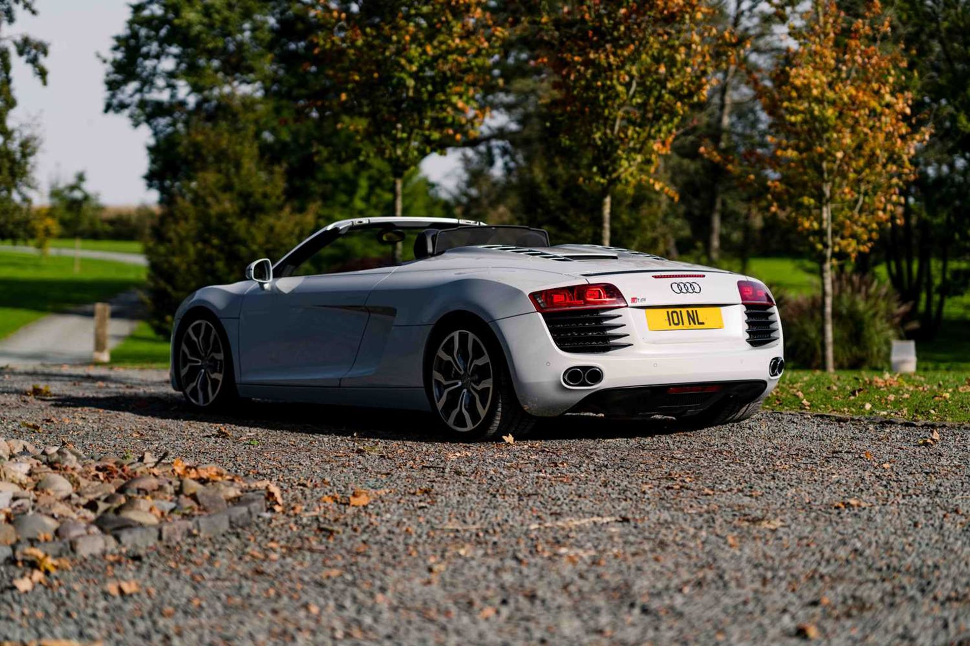 2010 Audi R8 Spyder V8 Specified in Suzuka Grey, with a Black Nappa leather interior and just 22,500 - Image 10 of 57