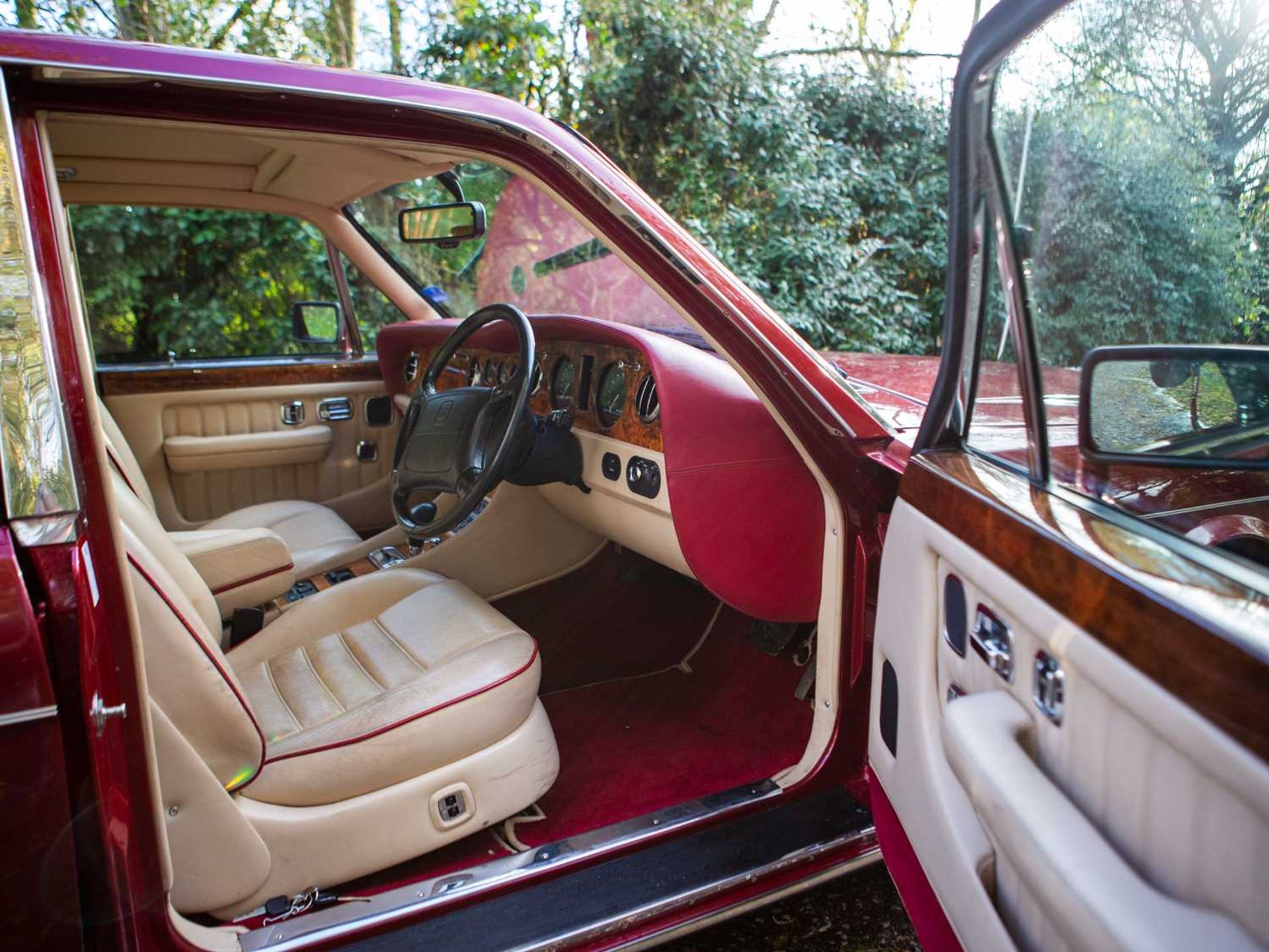 1994 Bentley Brooklands ***NO RESERVE*** Recently the subject of much maintenance to the drivetrain, - Image 17 of 44
