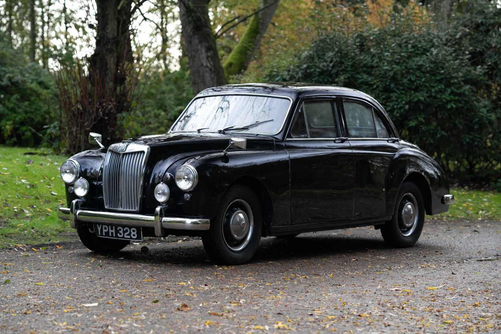 1955 MG Magnette ZA A very original-looking three owner example and subject to a recent engine refre - Image 5 of 49