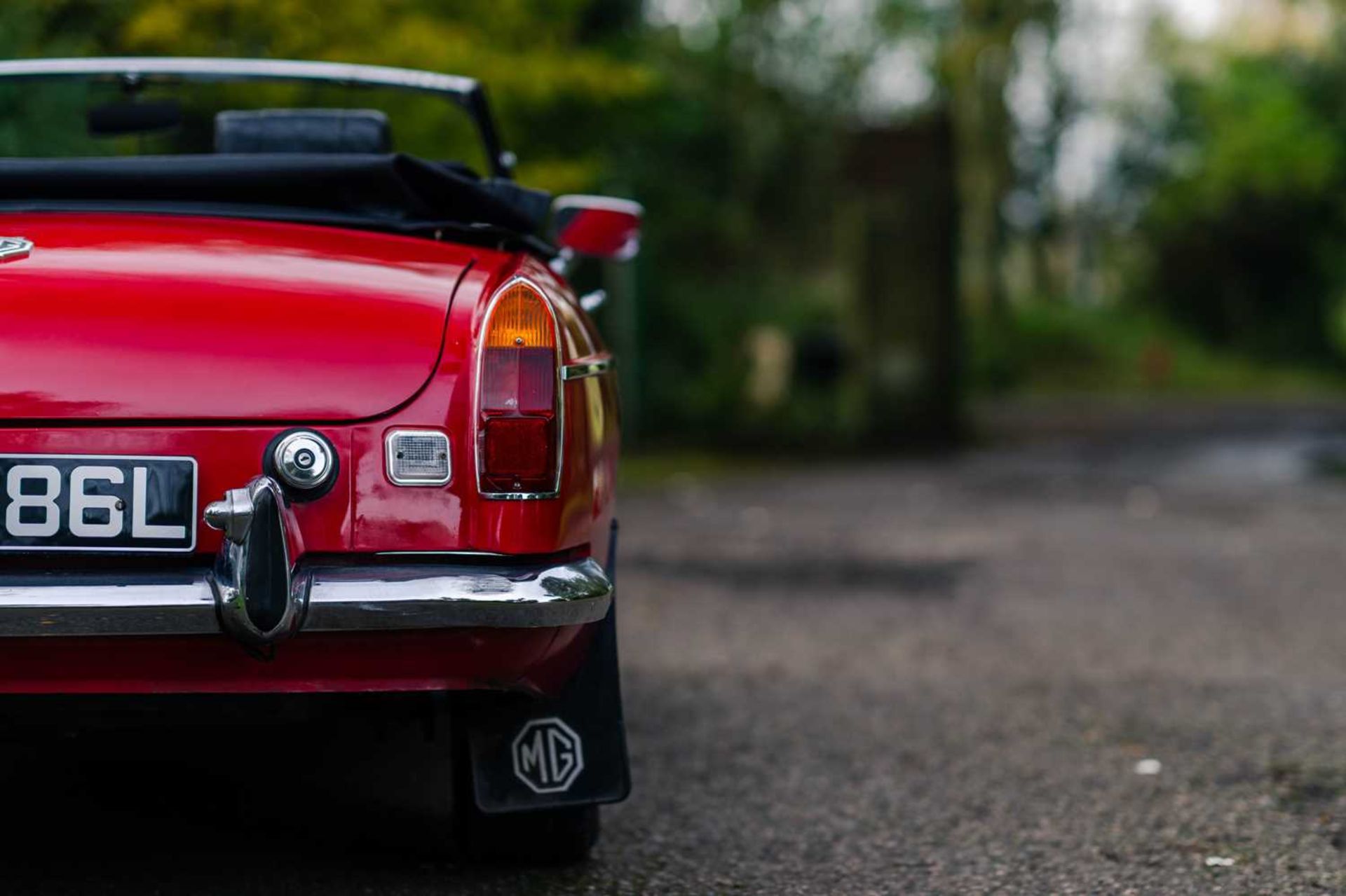 1972 MG B Roadster ***NO RESERVE*** Fast-road specification, with an Oselli-built 1950cc powerplant - Image 11 of 48