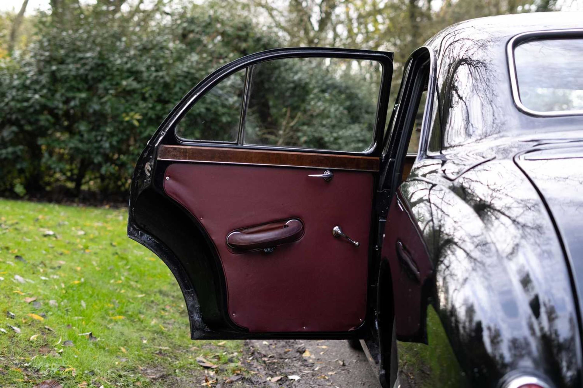 1955 MG Magnette ZA A very original-looking three owner example and subject to a recent engine refre - Image 35 of 49