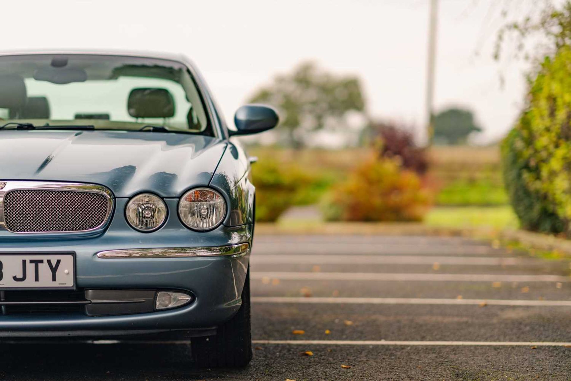 2003 Jaguar XJ8 4.2 V8 SE Range-topping 'Special Equipment' model, with a current MOT and warranted  - Image 4 of 124