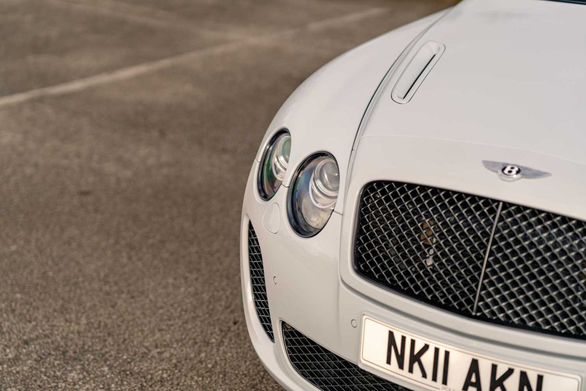 2011 Bentley GTC Supersports Finished in striking Glacier White and riding on gloss black 20” alloy  - Image 21 of 68