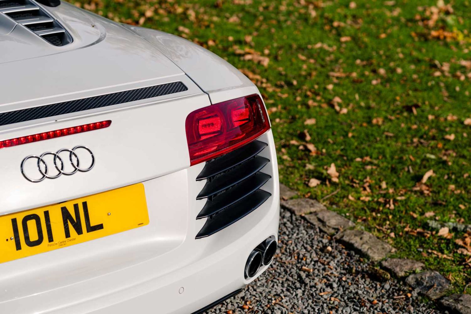 2010 Audi R8 Spyder V8 Specified in Suzuka Grey, with a Black Nappa leather interior and just 22,500 - Image 27 of 57