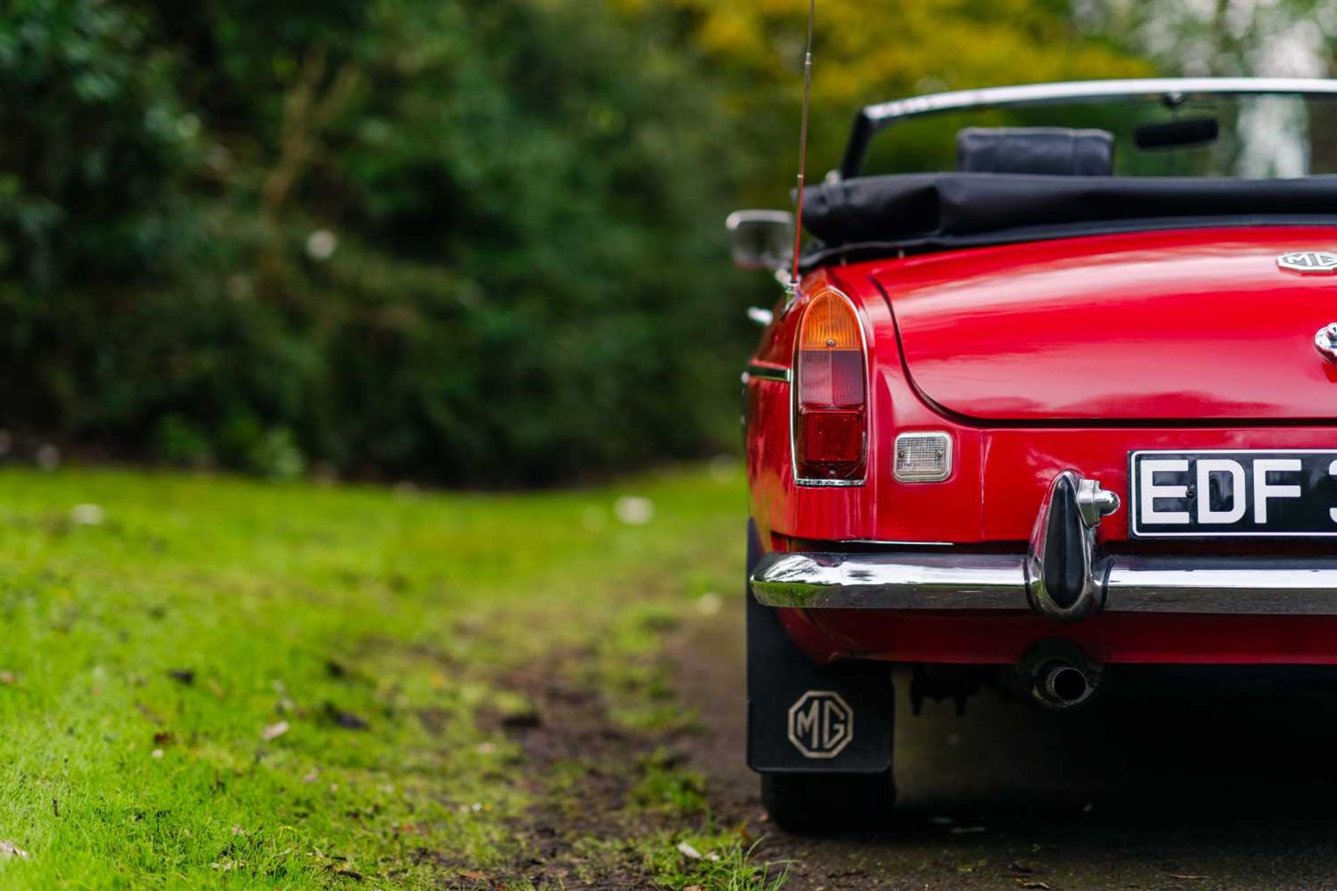 1972 MG B Roadster ***NO RESERVE*** Fast-road specification, with an Oselli-built 1950cc powerplant - Image 9 of 48