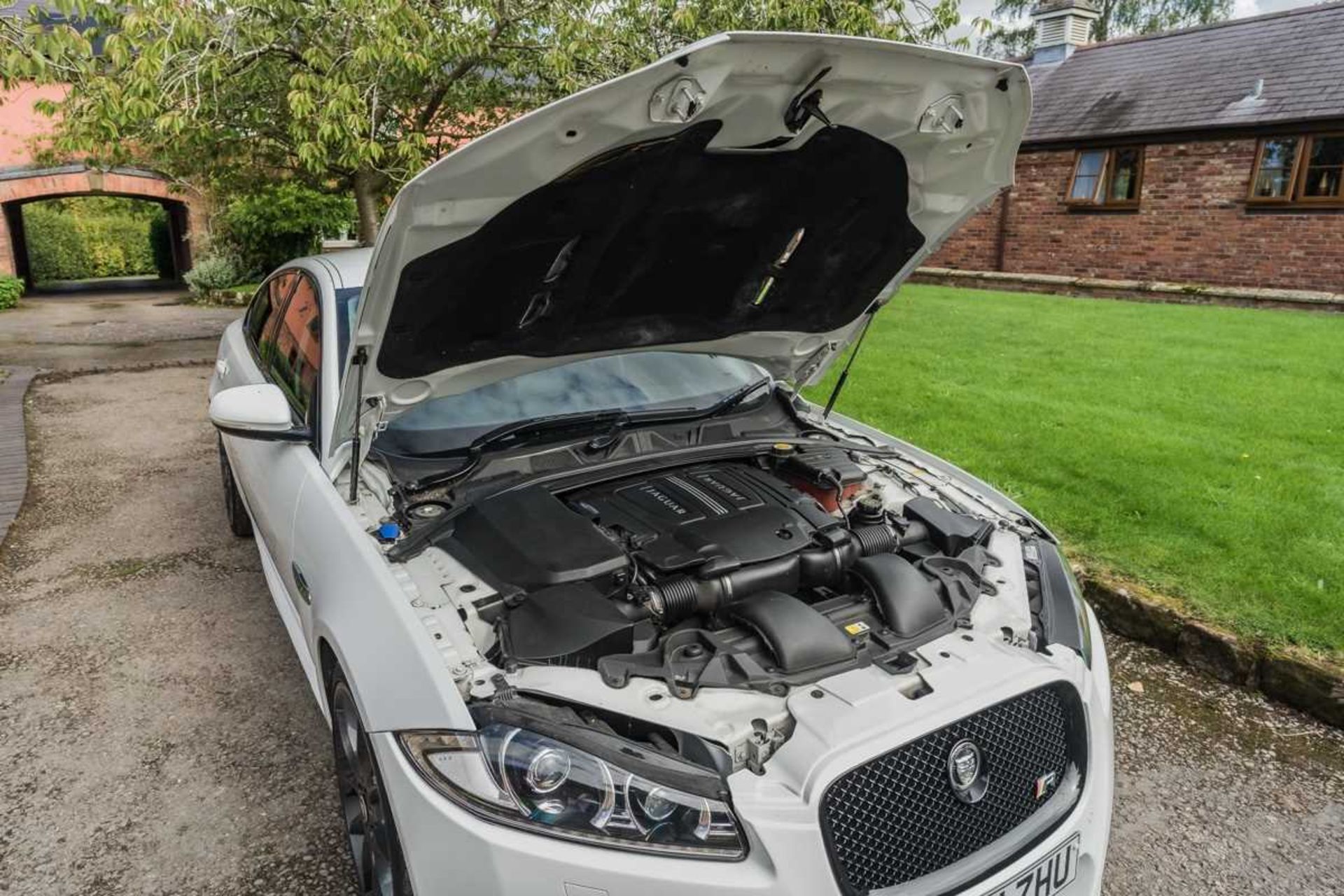 2011 Jaguar XFR Saloon 500 horsepower four-door super saloon, with an enviable factory specification - Image 77 of 83