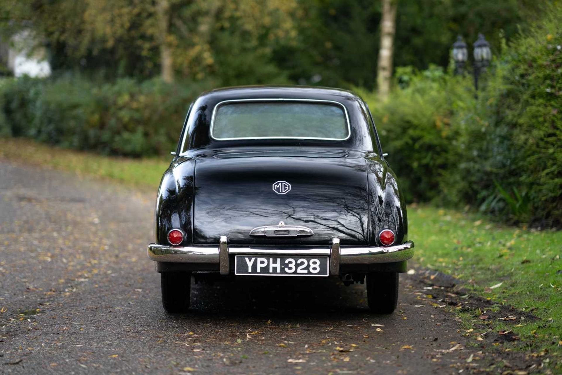 1955 MG Magnette ZA A very original-looking three owner example and subject to a recent engine refre - Image 9 of 49