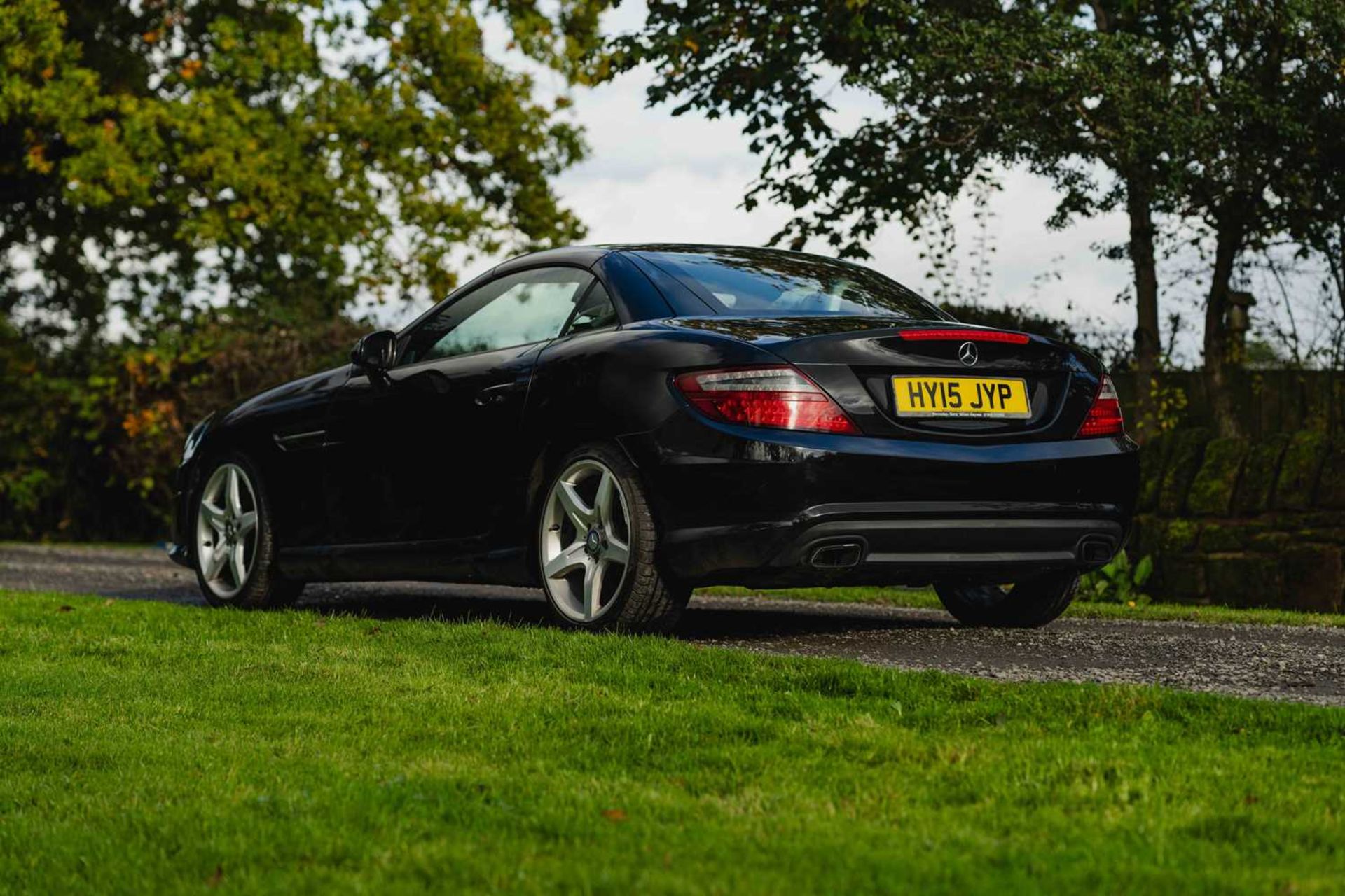 2015 Mercedes SLK200 AMG Sport A genuine two-keeper, 35,950 miles example, complemented by full serv - Image 8 of 69