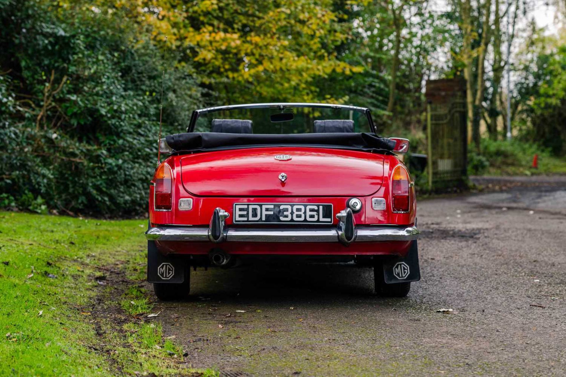 1972 MG B Roadster ***NO RESERVE*** Fast-road specification, with an Oselli-built 1950cc powerplant - Image 10 of 48