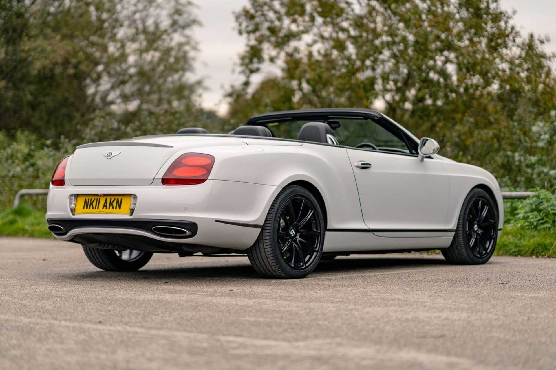 2011 Bentley GTC Supersports Finished in striking Glacier White and riding on gloss black 20” alloy  - Image 13 of 68