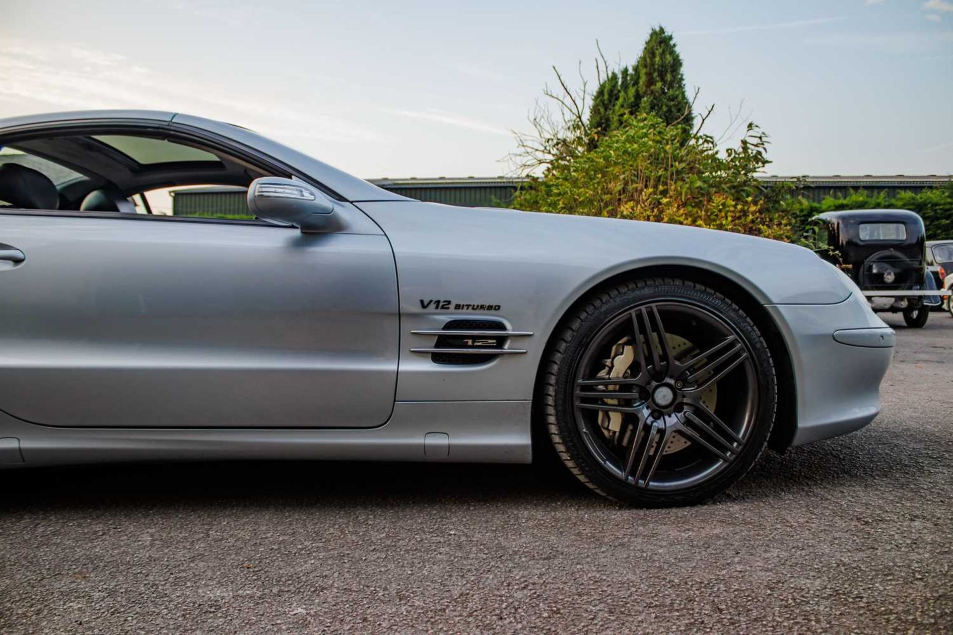 2004 Mercedes SL600 Flagship, 493bhp twin-turbo powered model  - Image 10 of 42