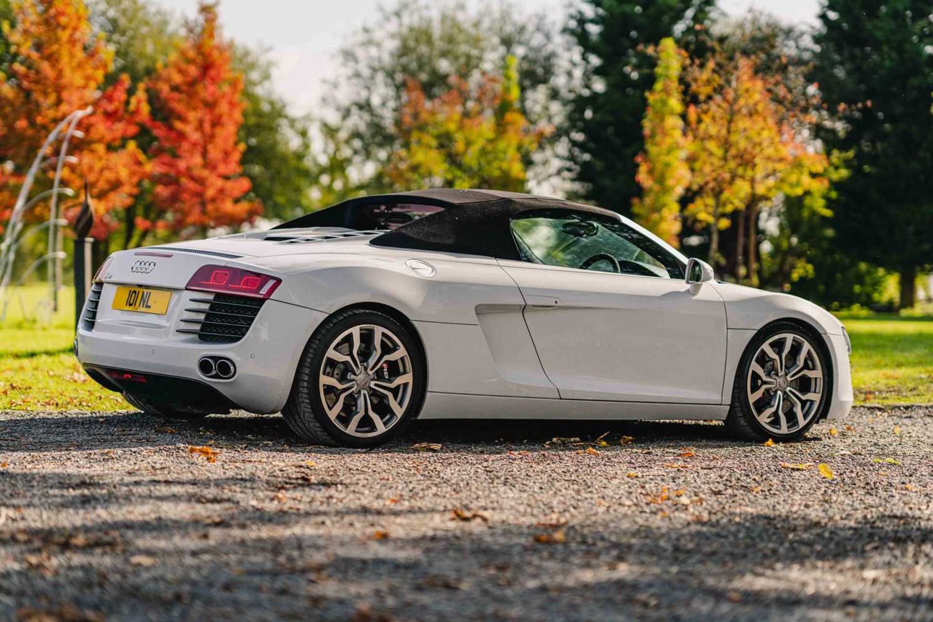 2010 Audi R8 Spyder V8 Specified in Suzuka Grey, with a Black Nappa leather interior and just 22,500 - Image 13 of 57