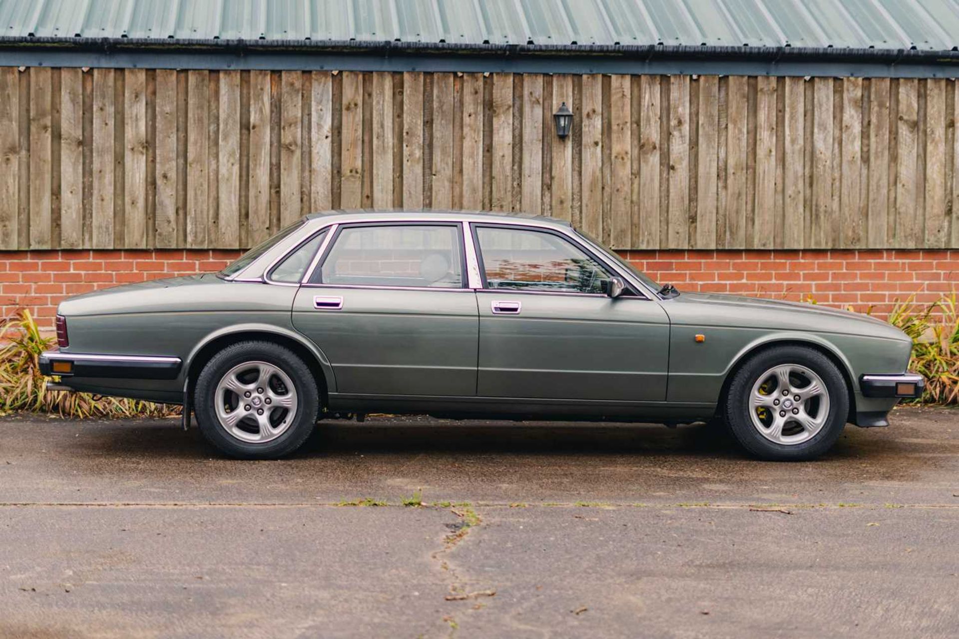 1990 Jaguar XJ40 Highly-original, timewarp example, with just 16,700 warranted miles from new - Image 8 of 70