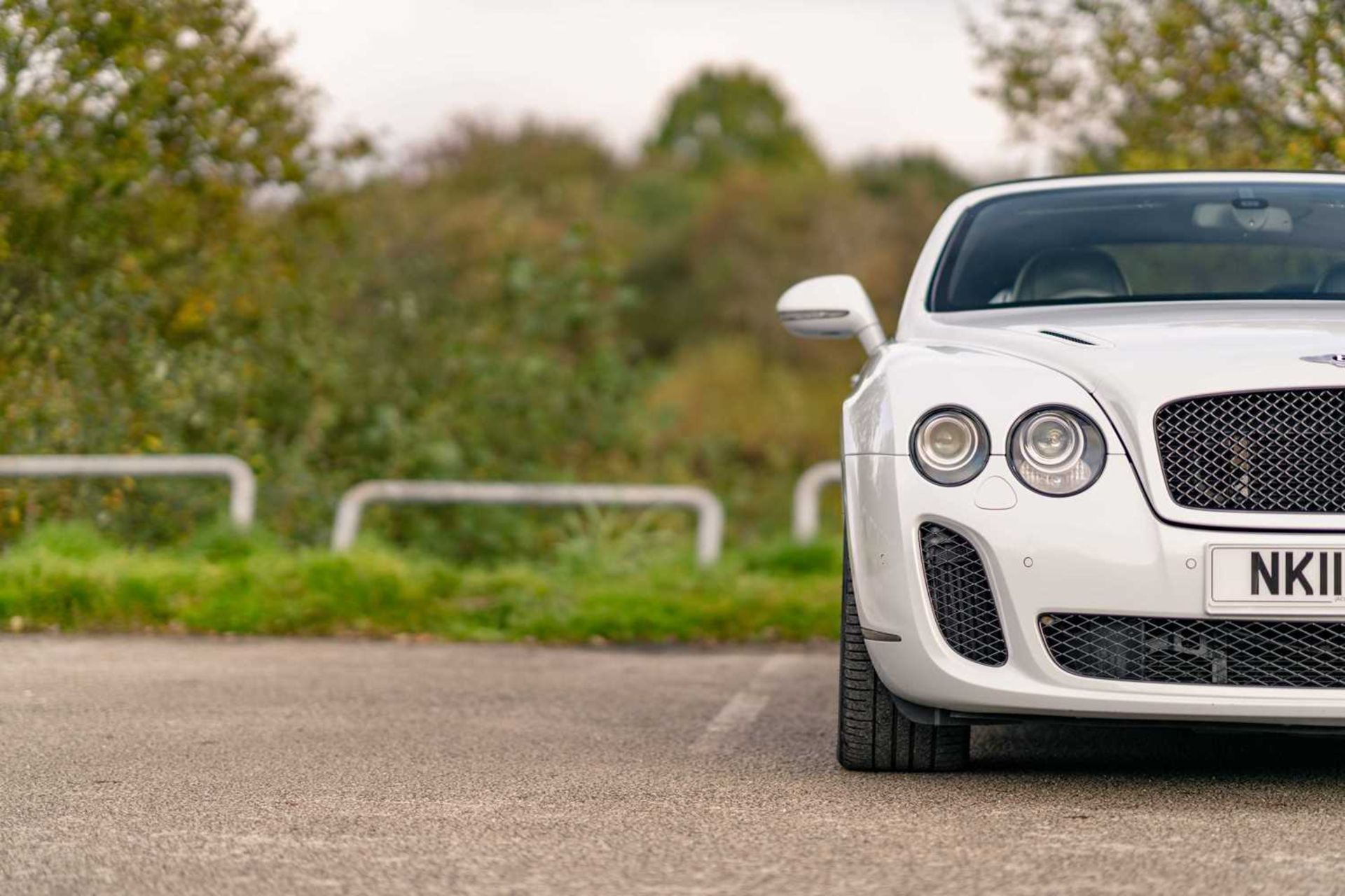 2011 Bentley GTC Supersports Finished in striking Glacier White and riding on gloss black 20” alloy  - Image 3 of 68