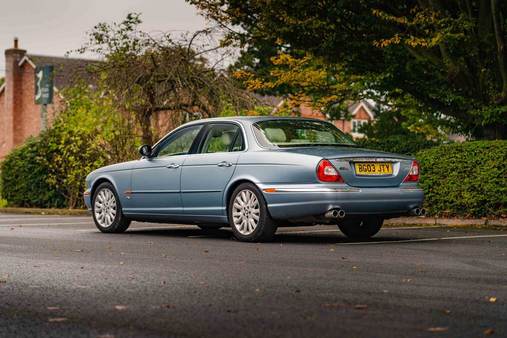 2003 Jaguar XJ8 4.2 V8 SE Range-topping 'Special Equipment' model, with a current MOT and warranted  - Image 7 of 124