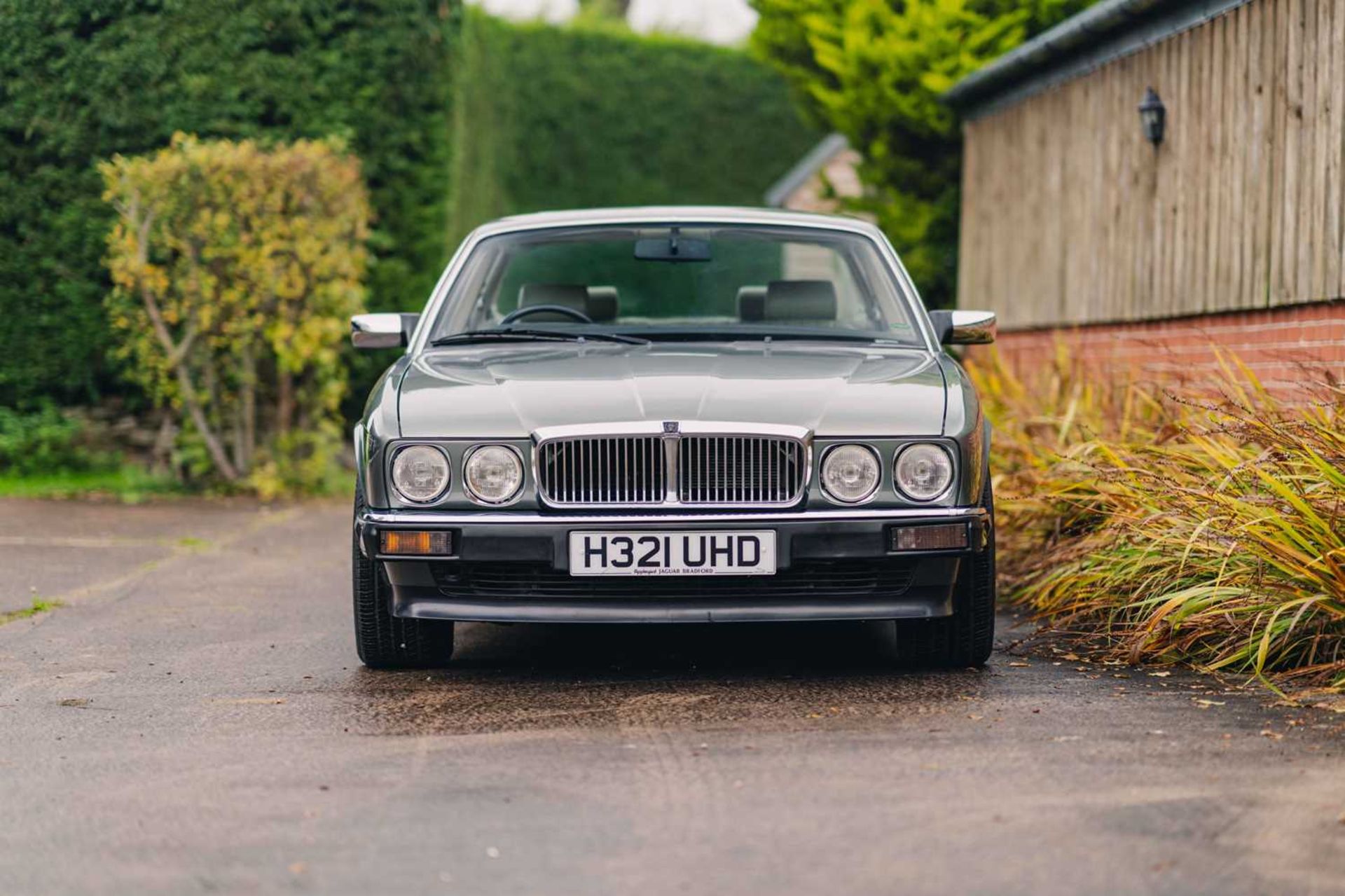 1990 Jaguar XJ40 Highly-original, timewarp example, with just 16,700 warranted miles from new - Image 3 of 70