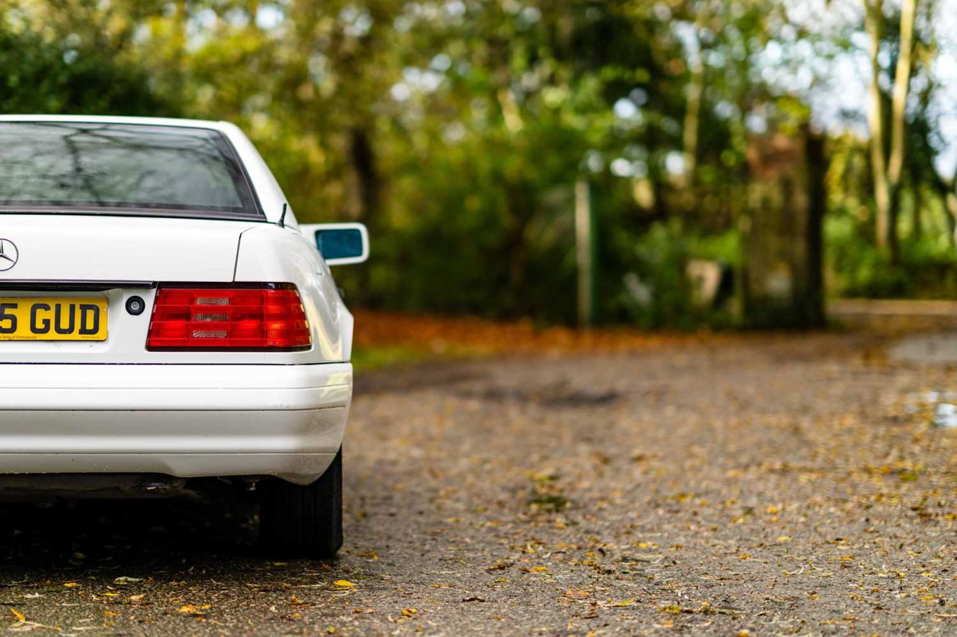 1996 Mercedes-Benz SL 320 ***NO RESERVE*** Just five custodians from new and displaying a credible 8 - Image 10 of 52