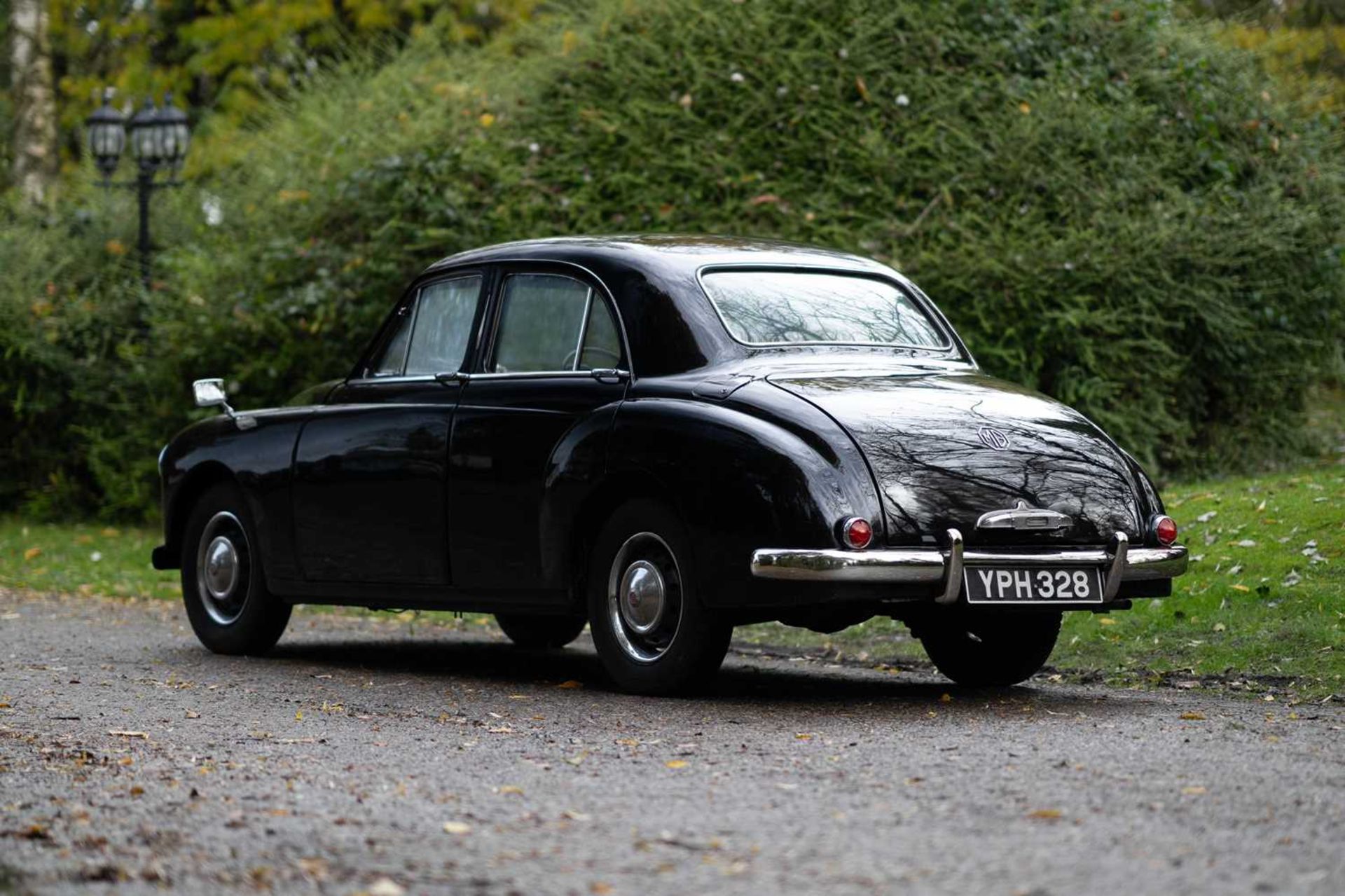 1955 MG Magnette ZA A very original-looking three owner example and subject to a recent engine refre - Image 7 of 49