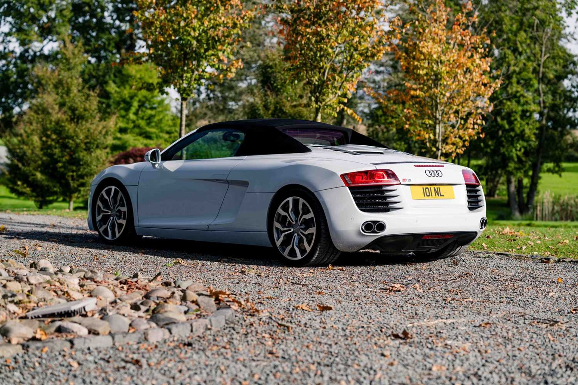 2010 Audi R8 Spyder V8 Specified in Suzuka Grey, with a Black Nappa leather interior and just 22,500 - Image 9 of 57