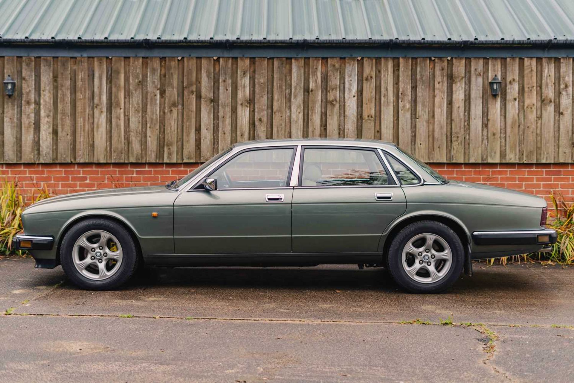 1990 Jaguar XJ40 Highly-original, timewarp example, with just 16,700 warranted miles from new - Image 5 of 70