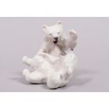 Zwei spielende Eisbären, Entwurf Knud Kyhn (1880-1969) für Royal Copenhagen, um 1975/79