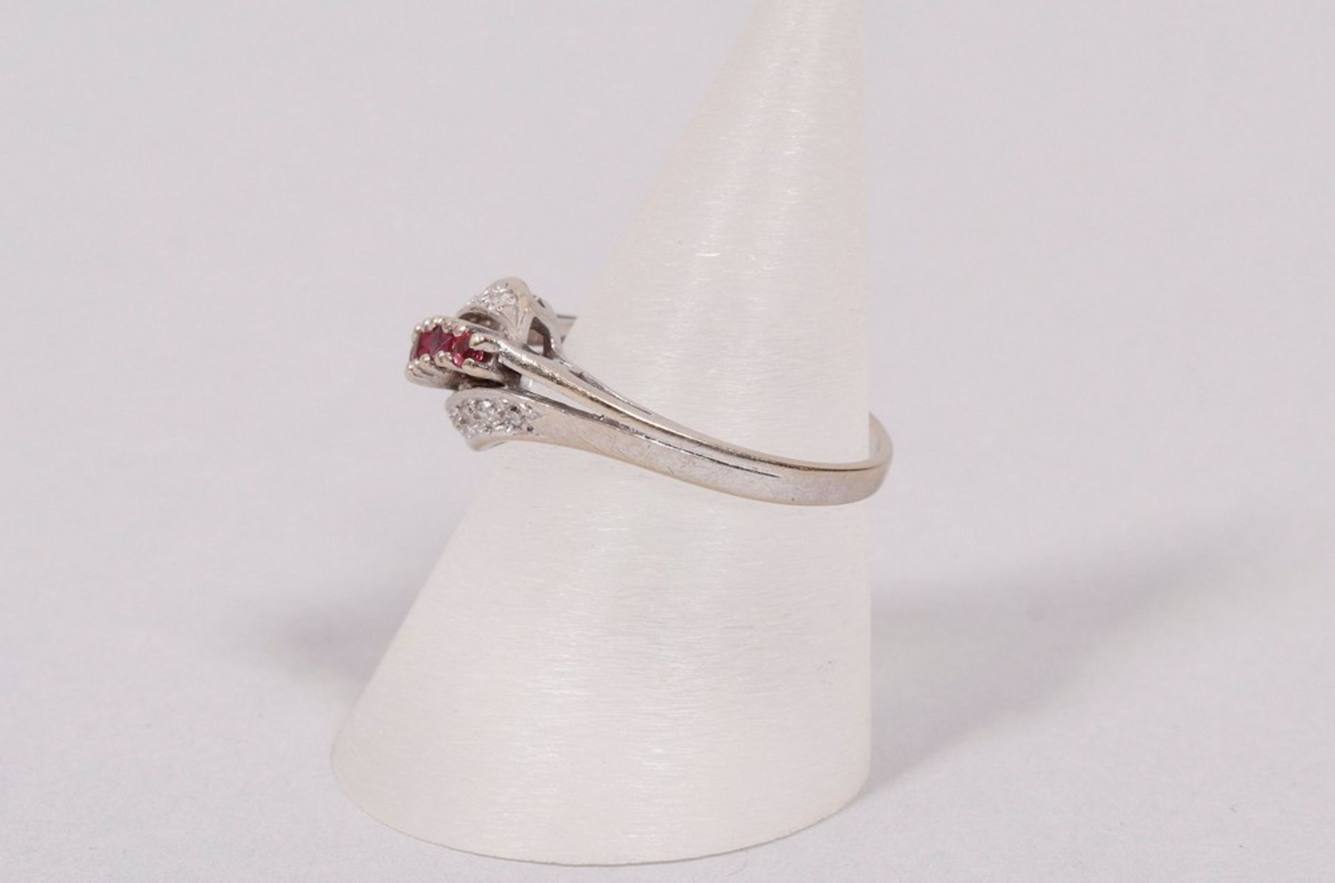 Art Deco ring, 585 white gold, 5 small rubies and 10 diamonds - Image 3 of 4