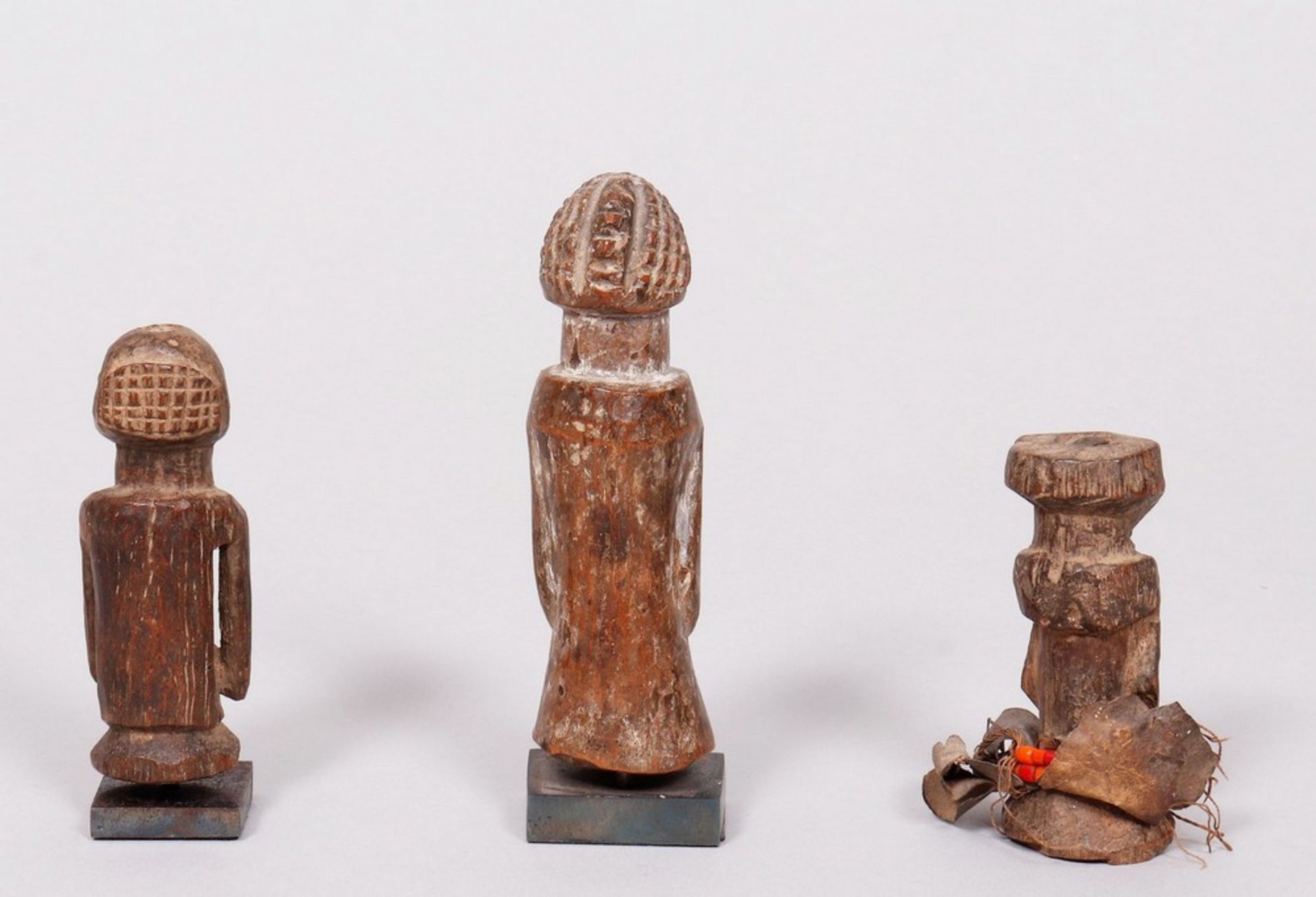 3 Luba-Fetischfiguren, Kongo, 1.H. 20.Jh.  - Bild 4 aus 4