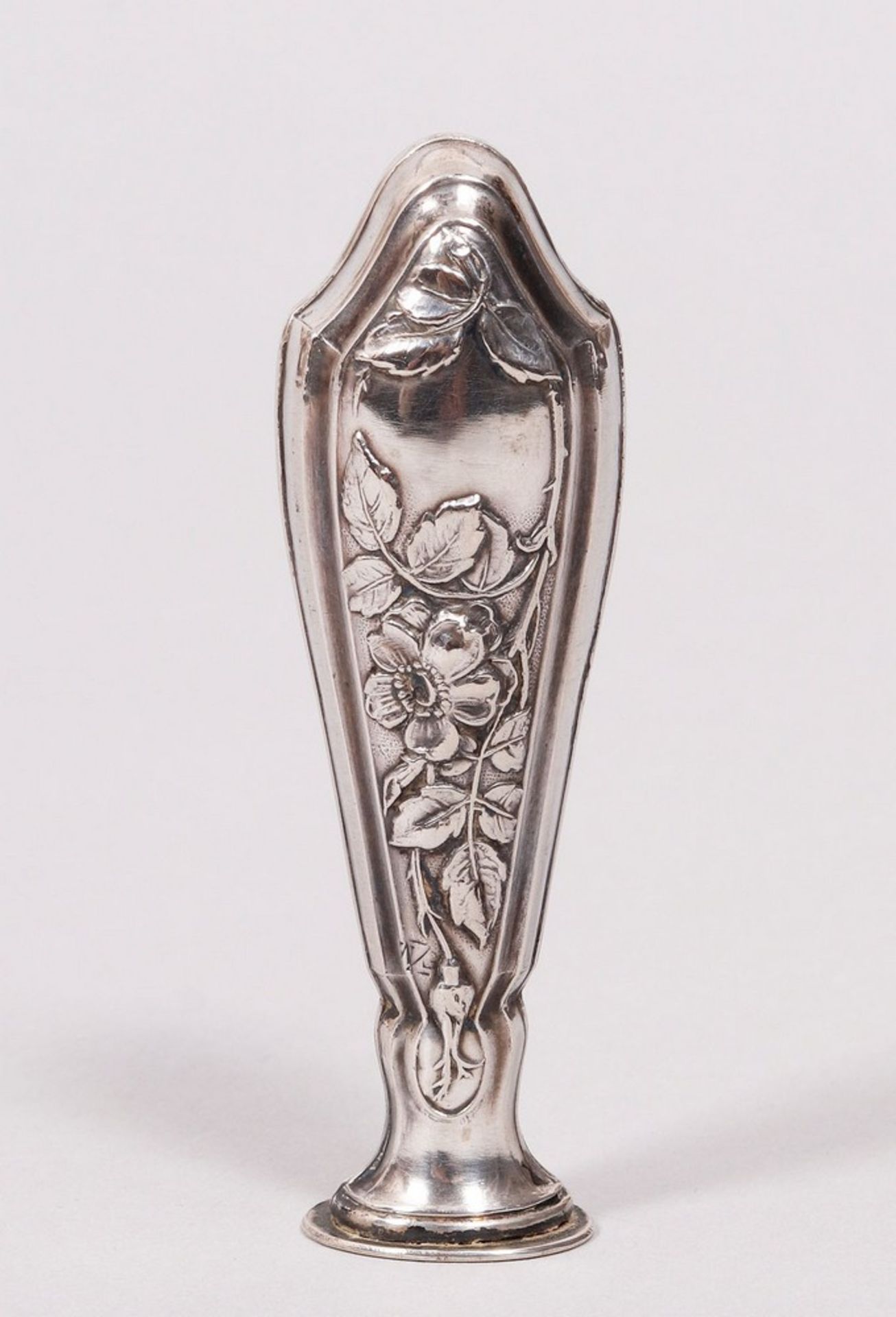 Konvolut Jugendstil-Petschaften, versilbert/Silber, wohl deutsch, um 1900, 5-tlg.  - Bild 9 aus 12