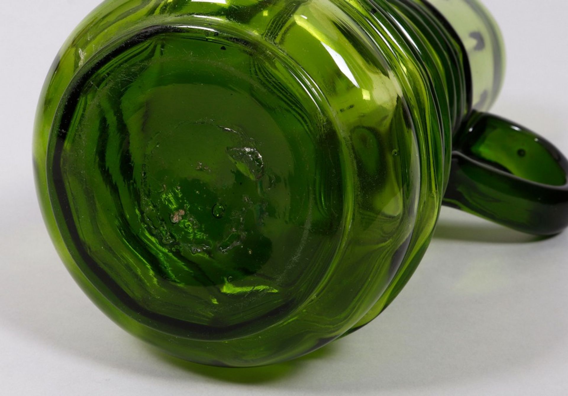Mixed lot of glass jugs in green, 3 pieces, German/Bohemian, 19th/20th C. - Image 3 of 6