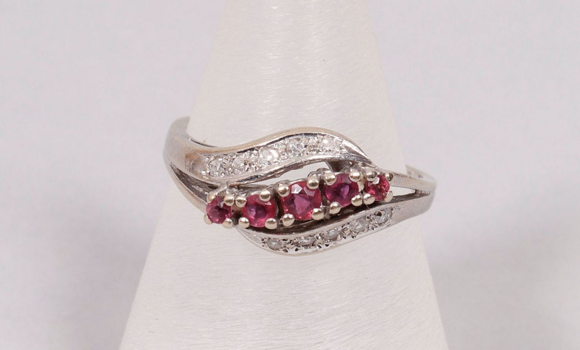 Art Deco ring, 585 white gold, 5 small rubies and 10 diamonds - Image 2 of 4