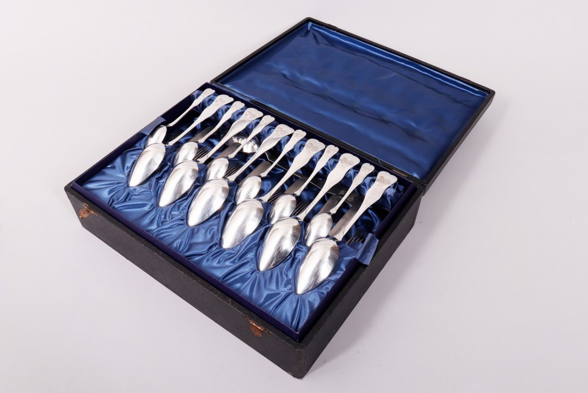 Travel cutlery for 6 people in a suitcase, 800 silver, Austria-Hungary, 19th/early 20th C. - Image 7 of 7