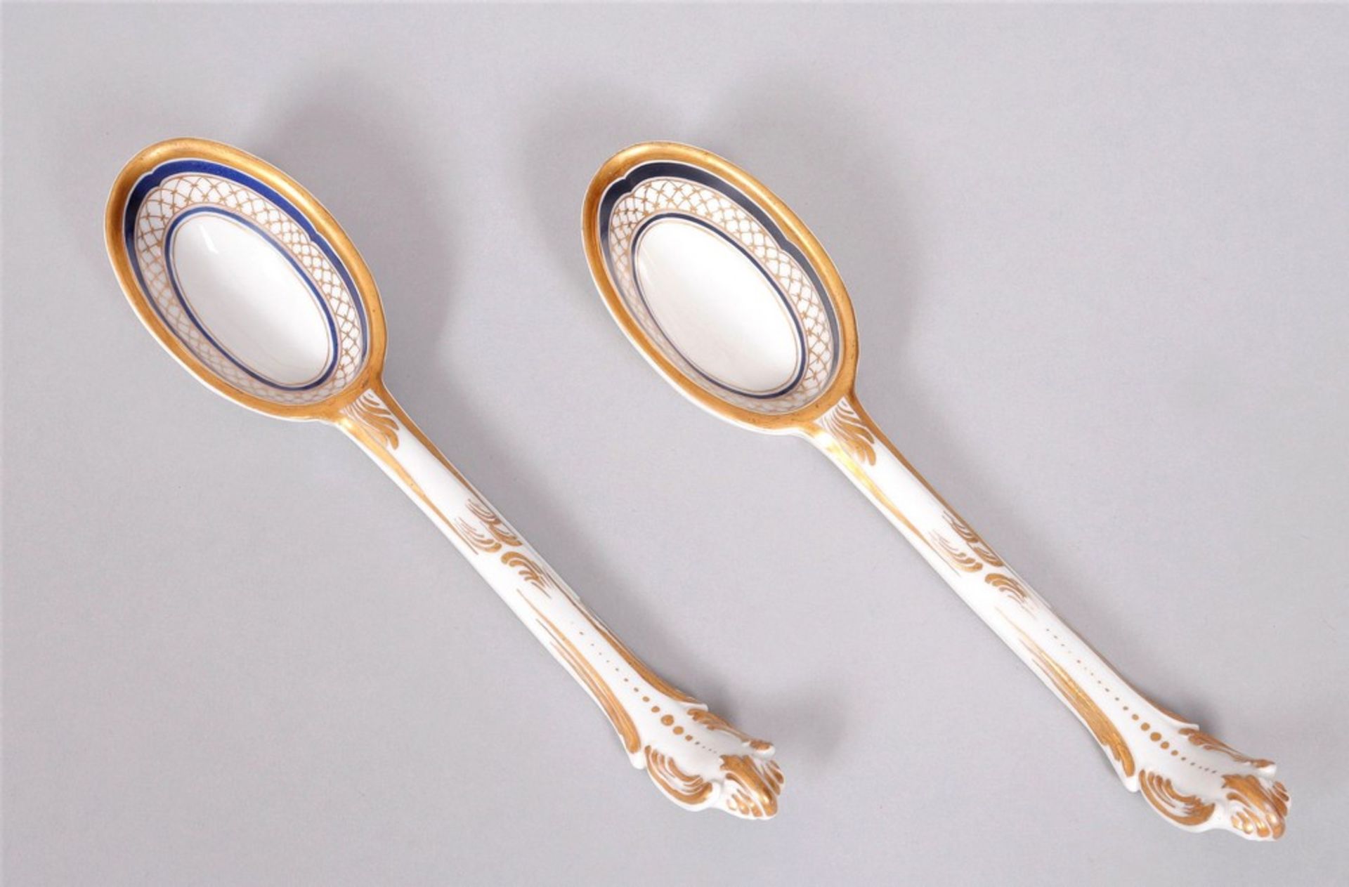 Pair of spoons, probably KPM-Berlin, 1st half 20th C.