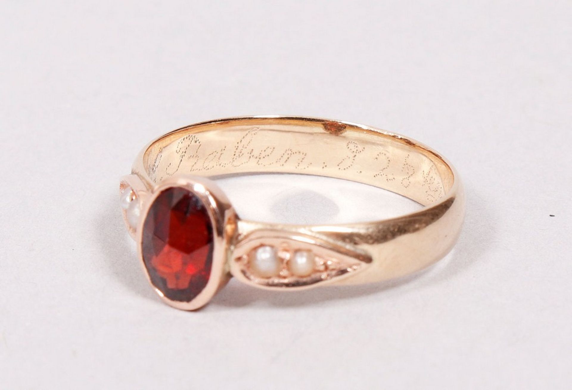 Ring, 585 red gold, set with an oval garnet stone - Image 3 of 3