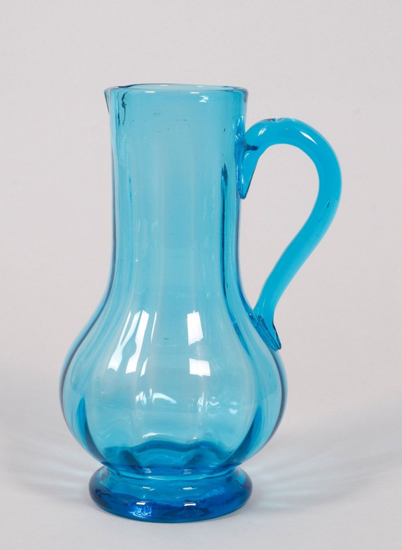 Mixed lot of glass jugs in blue, 3 pieces, German/Bohemian, 19th/20th C. - Image 3 of 6