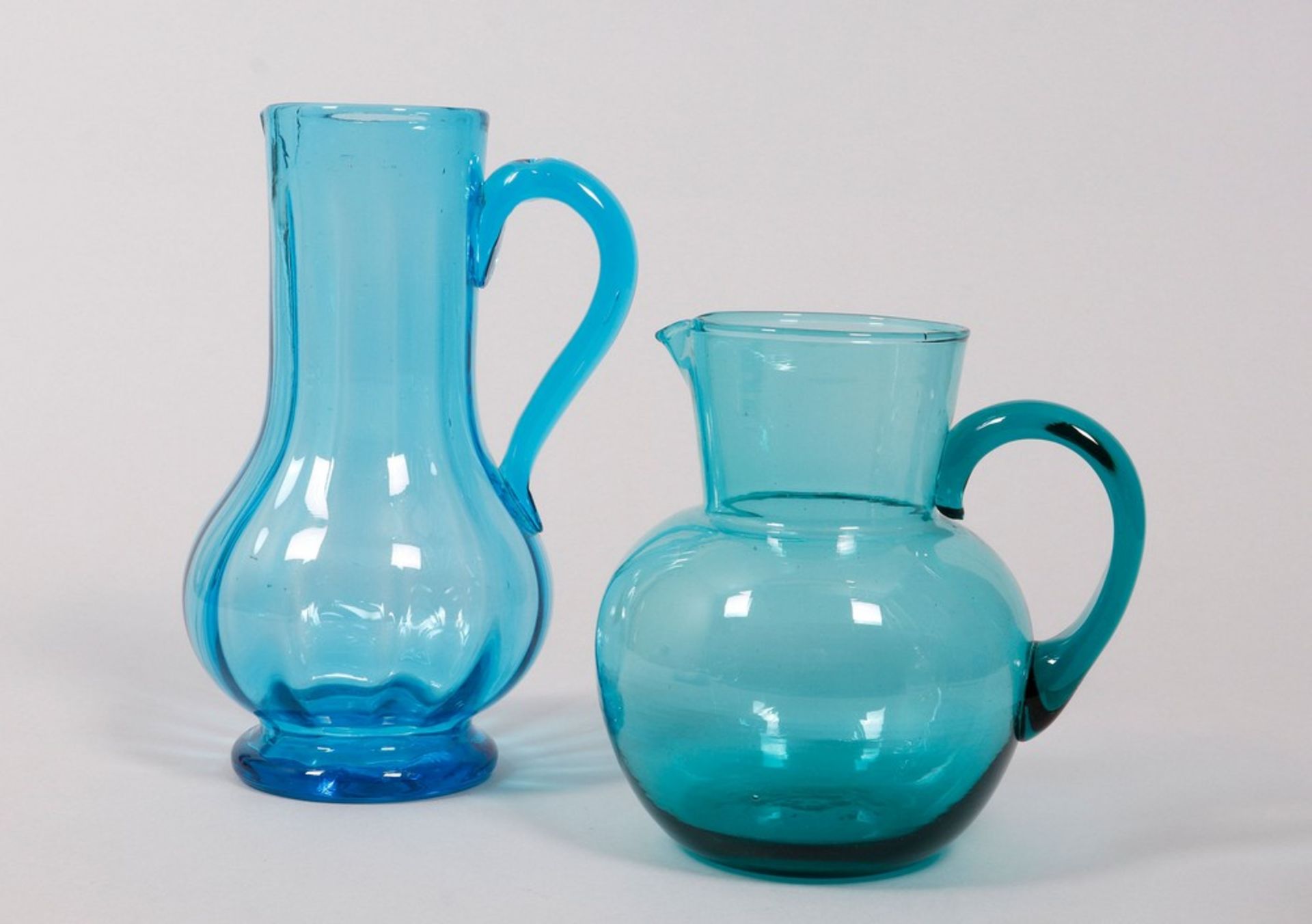 Mixed lot of glass jugs in blue, 3 pieces, German/Bohemian, 19th/20th C. - Image 2 of 6