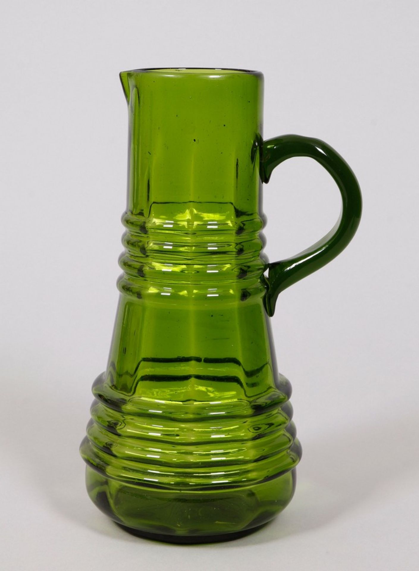 Mixed lot of glass jugs in green, 3 pieces, German/Bohemian, 19th/20th C. - Image 2 of 6