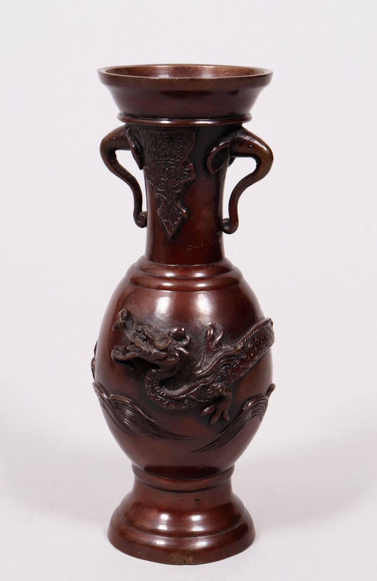 Kleine Doppelhenkel-Vase, China, um 1900/20 