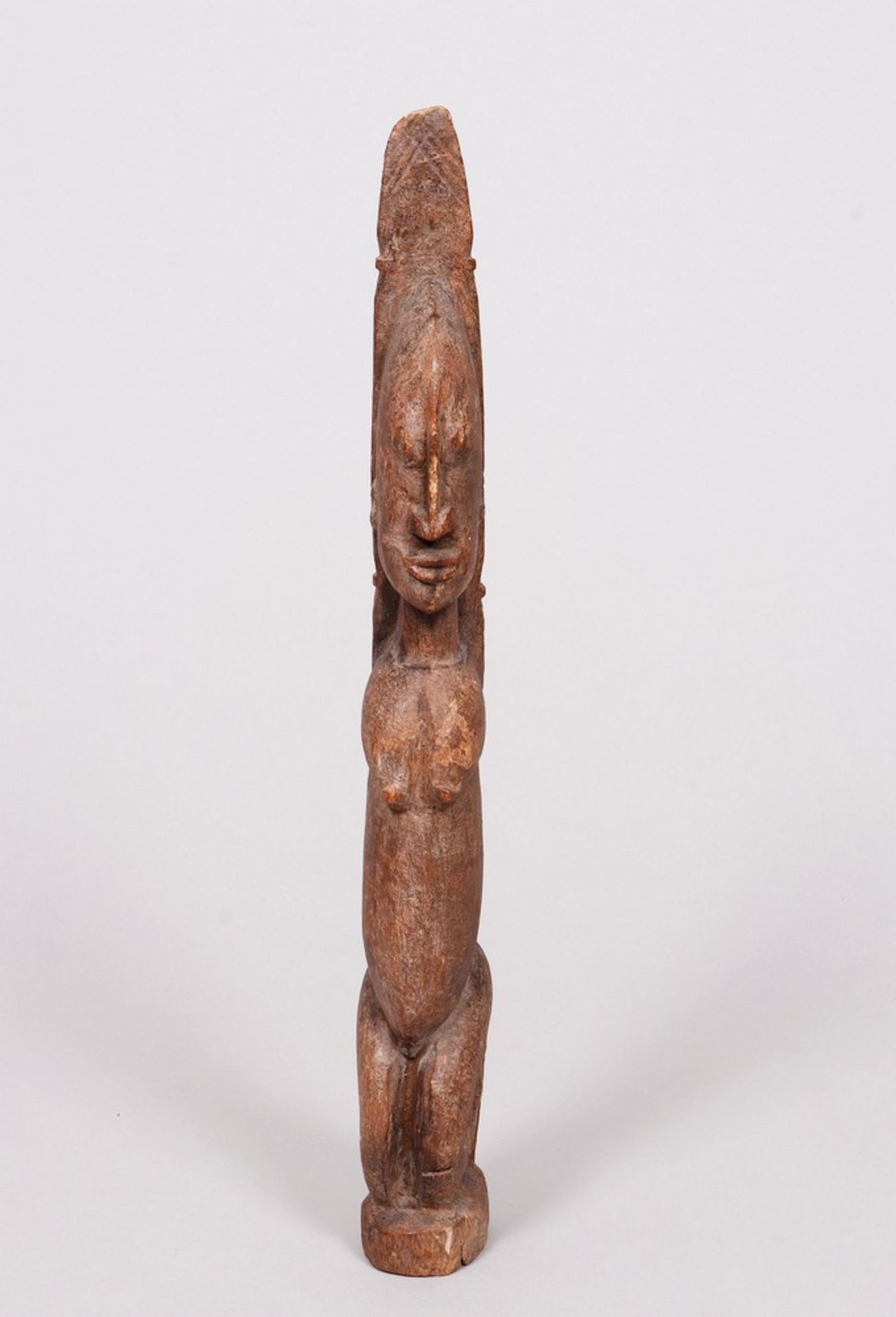 Weibliche Dogon-Figur, Mali, 1. H. 20.Jh.  - Bild 2 aus 4