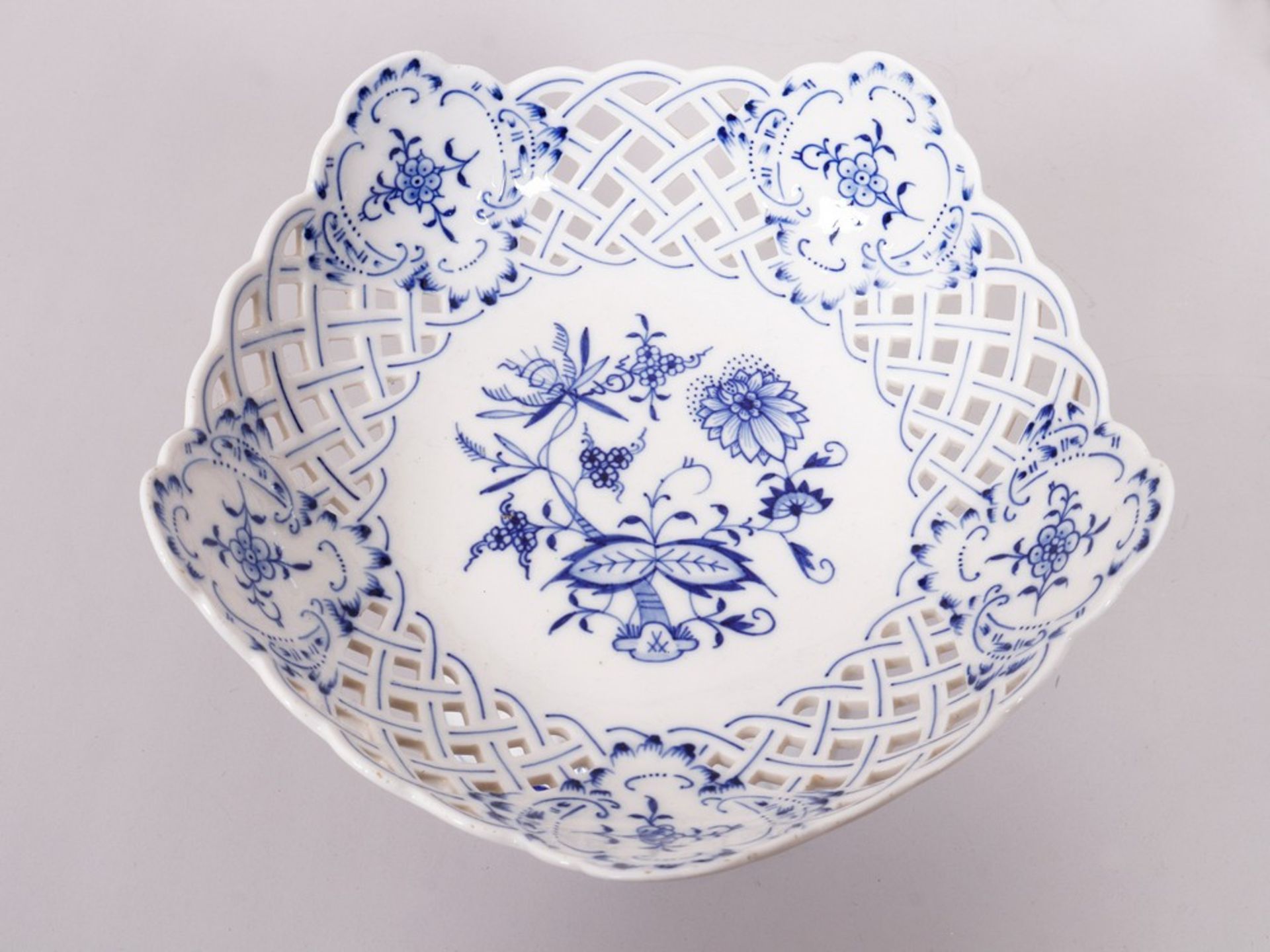 Mixed lot of porcelain, Meissen, decor "onion pattern", 20th C./some c. 1900 - Image 4 of 11