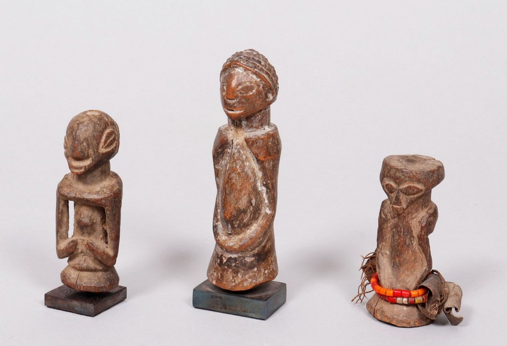 3 Luba-Fetischfiguren, Kongo, 1.H. 20.Jh. 