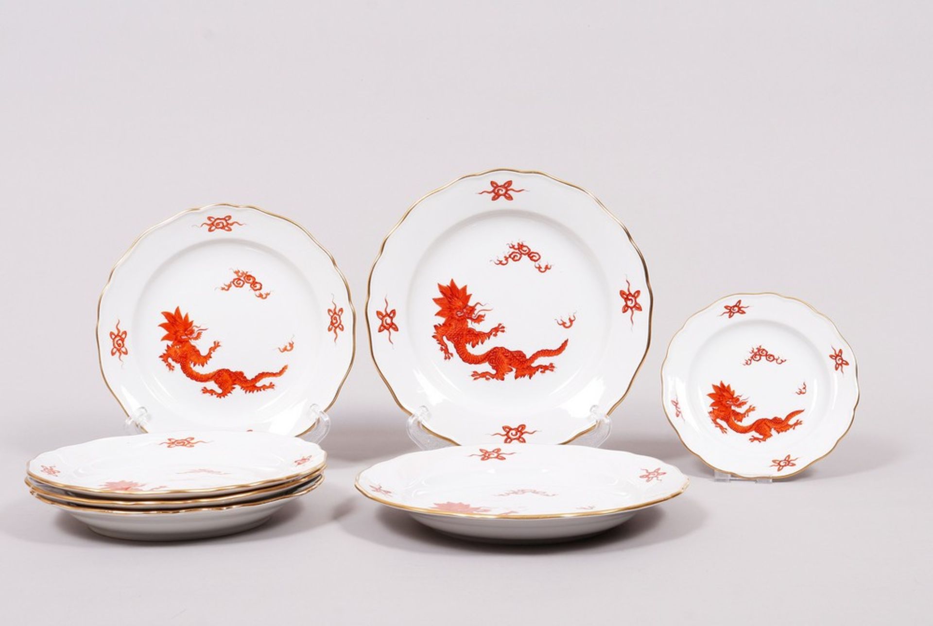 Konvolut Porzellan, Meissen, Form "Neuer Ausschnitt", Dekor "Ming-Drache Rot", 20.Jh., 1./2./3. Wah - Image 3 of 5