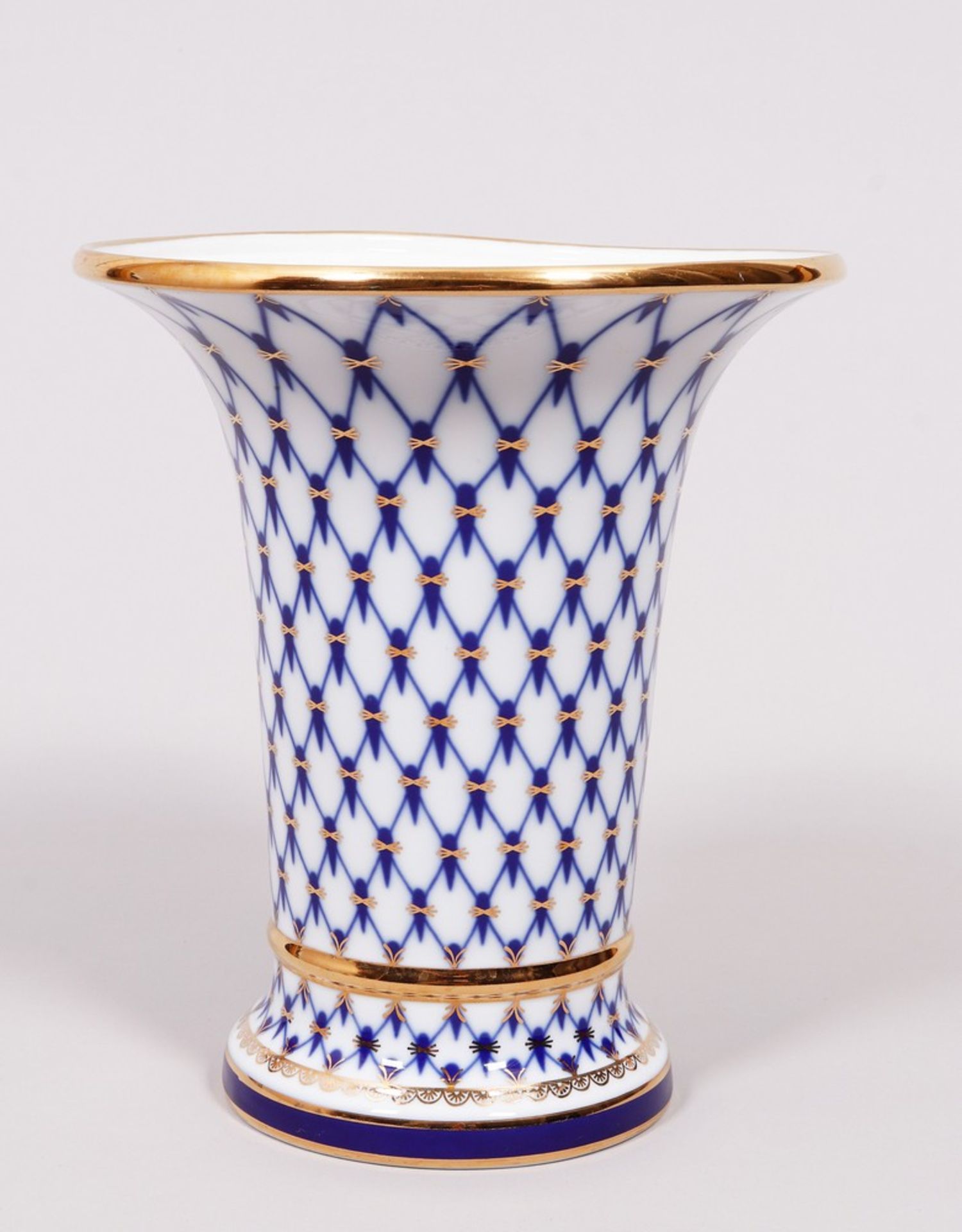 Vase, Lomonosov, St. Petersburg, Dekor "Kobaltnetz", 2. Hälfte 20.Jh. 